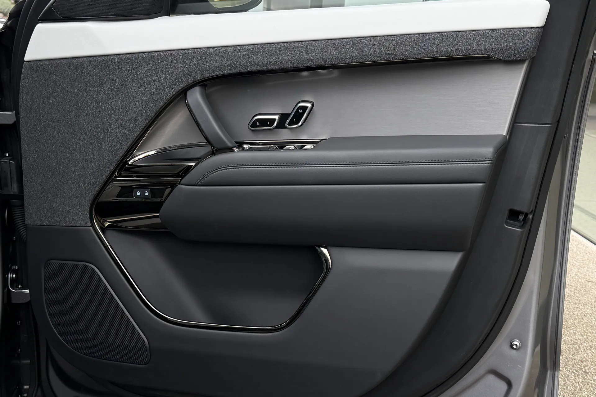 LAND ROVER RANGE ROVER SPORT thumbnail image number 51