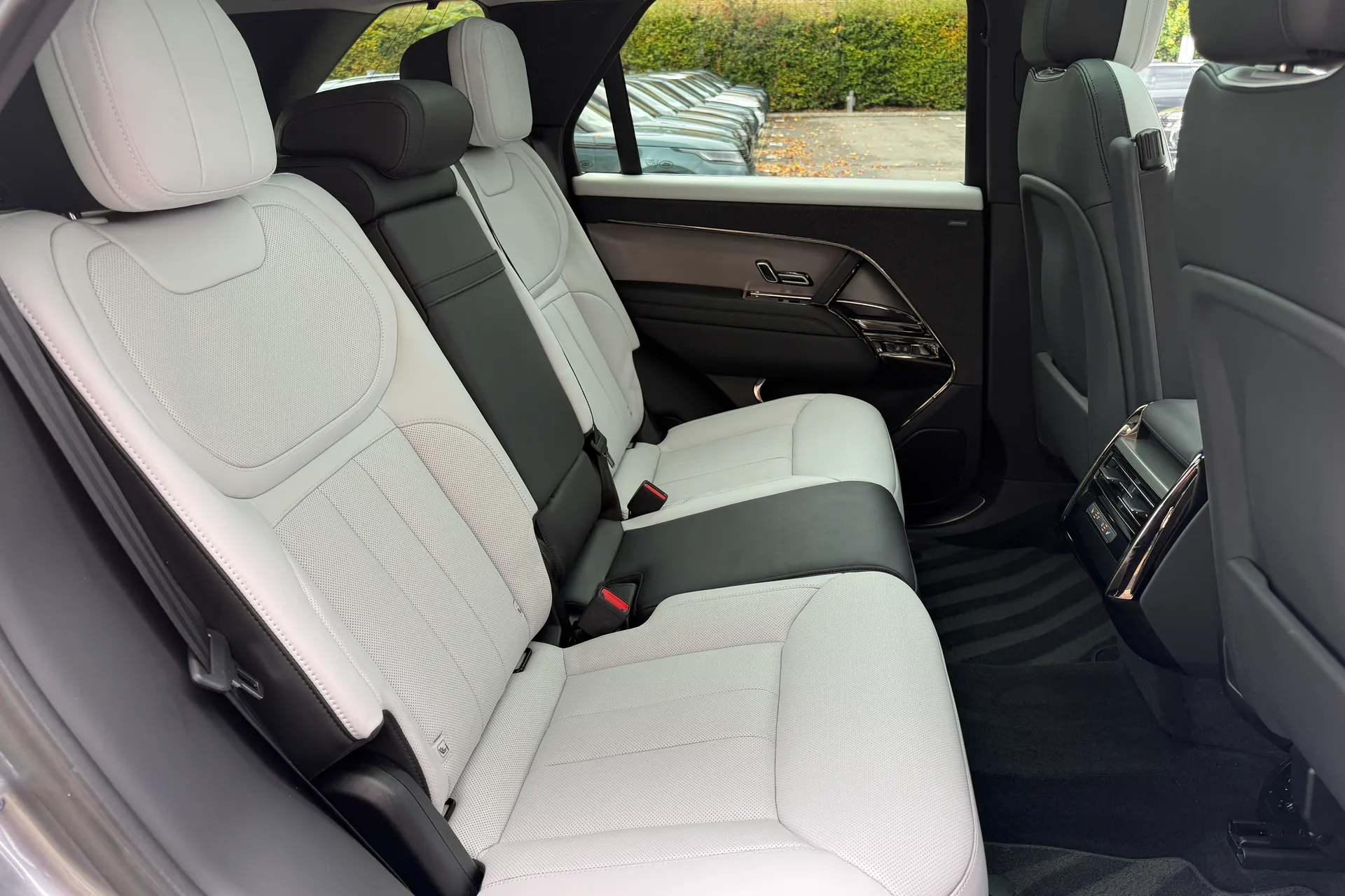 LAND ROVER RANGE ROVER SPORT thumbnail image number 35