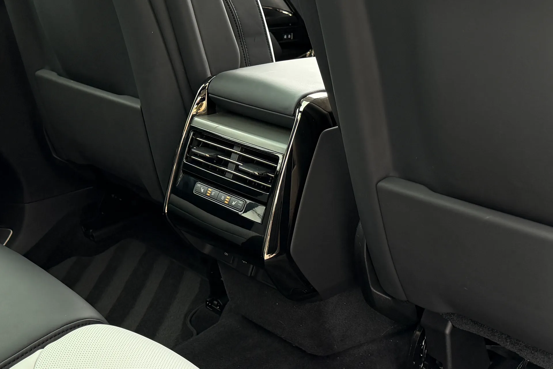 LAND ROVER RANGE ROVER SPORT thumbnail image number 37