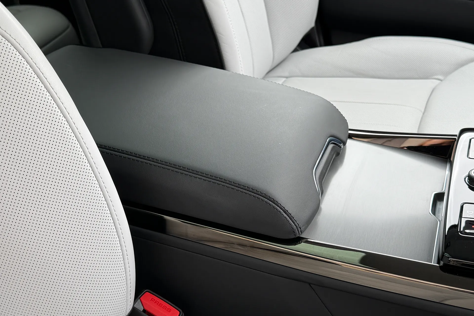 LAND ROVER RANGE ROVER SPORT thumbnail image number 42