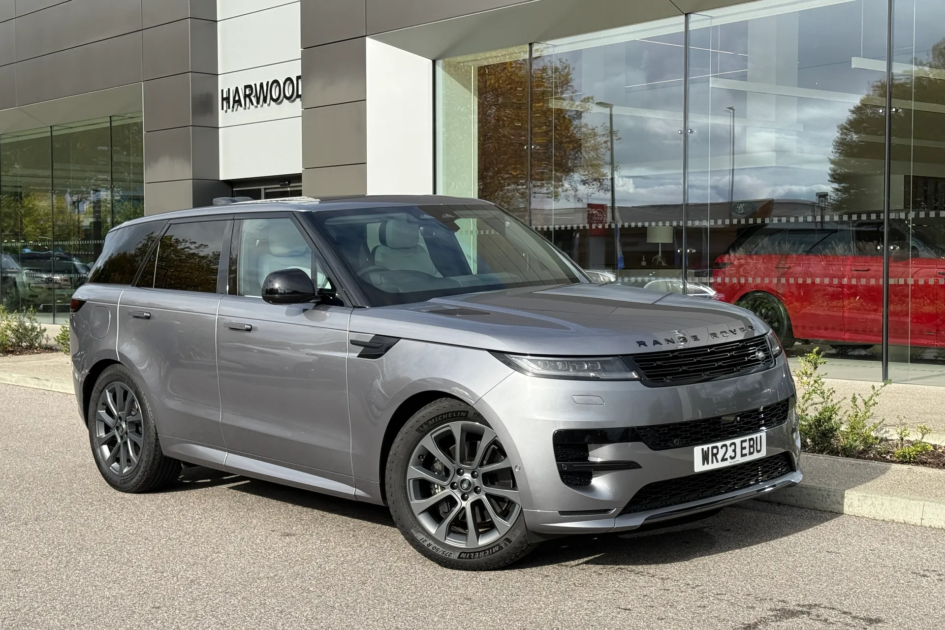 LAND ROVER RANGE ROVER SPORT focused image