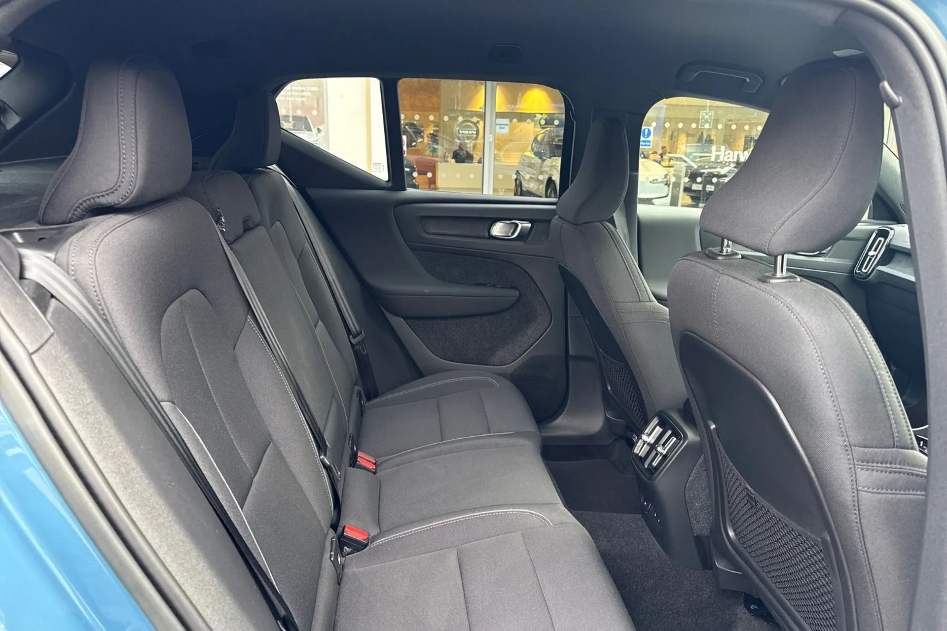 Volvo XC40 thumbnail image number 22