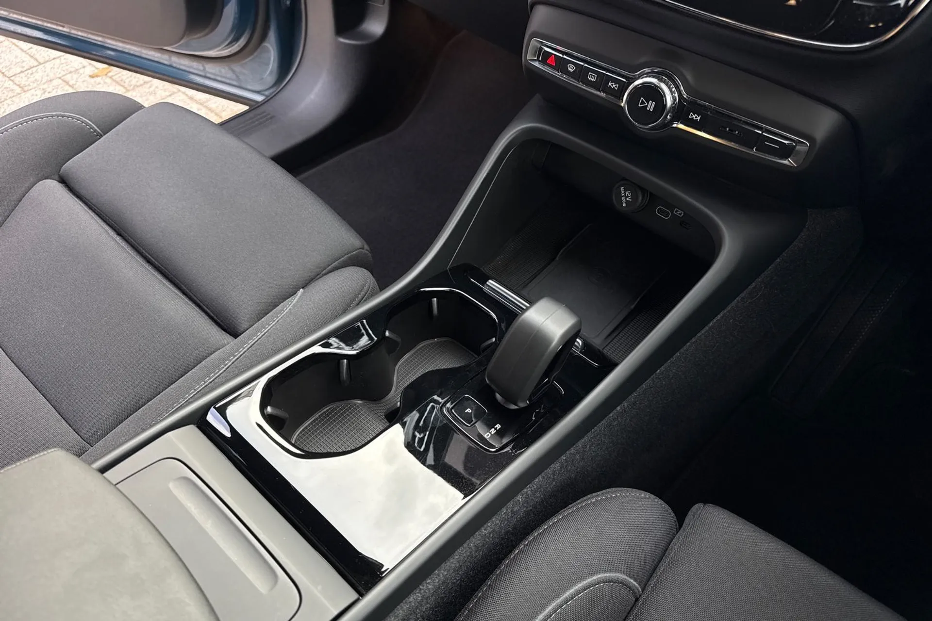 Volvo XC40 thumbnail image number 42