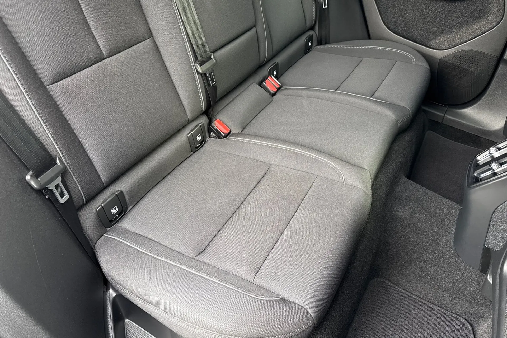 Volvo XC40 thumbnail image number 24