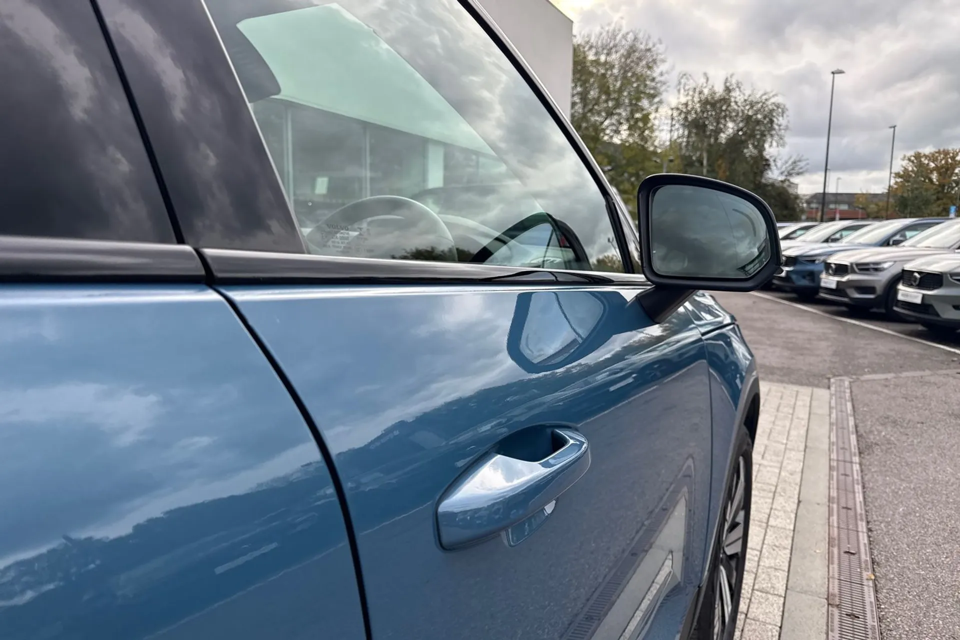 Volvo XC40 thumbnail image number 16