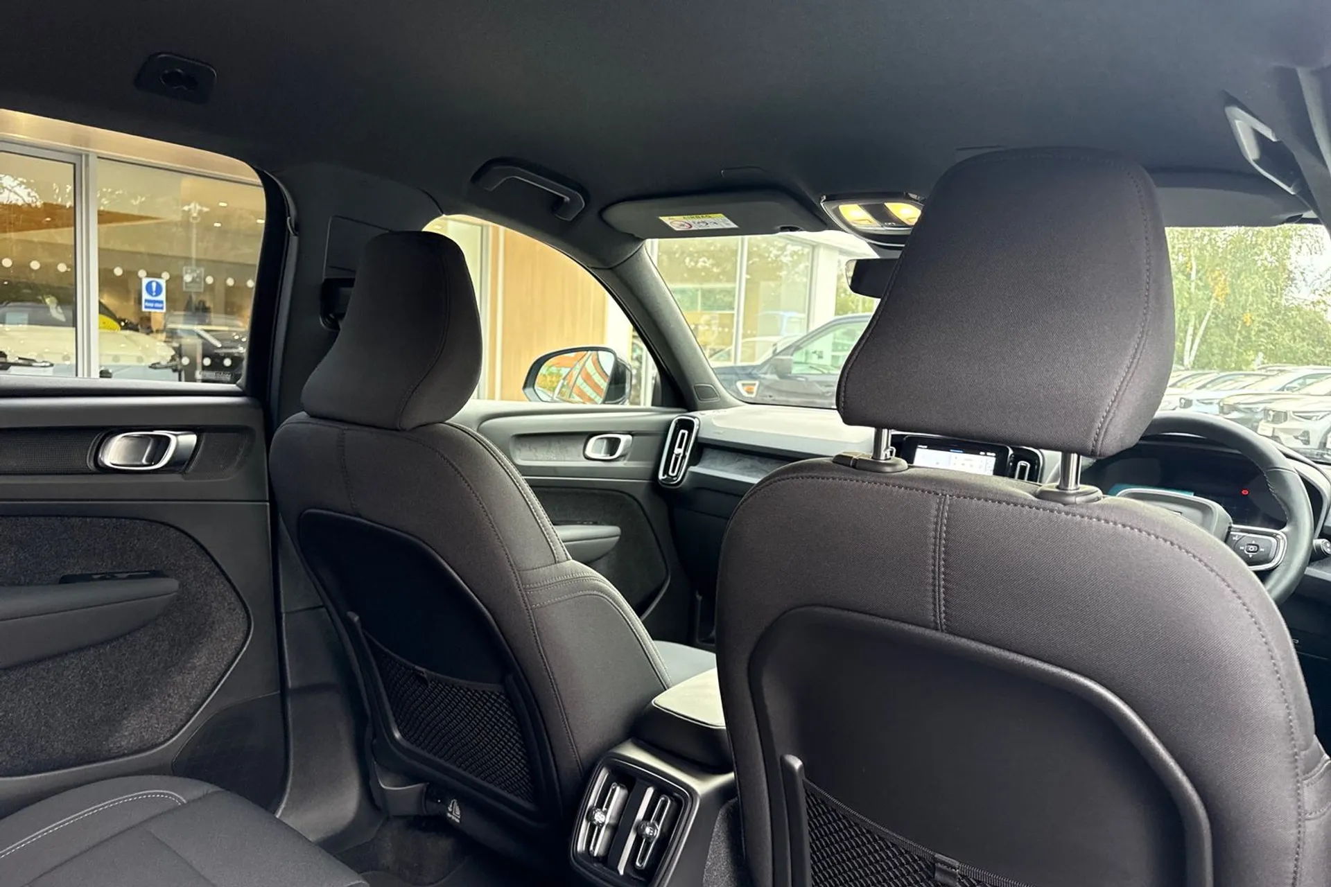 Volvo XC40 thumbnail image number 23