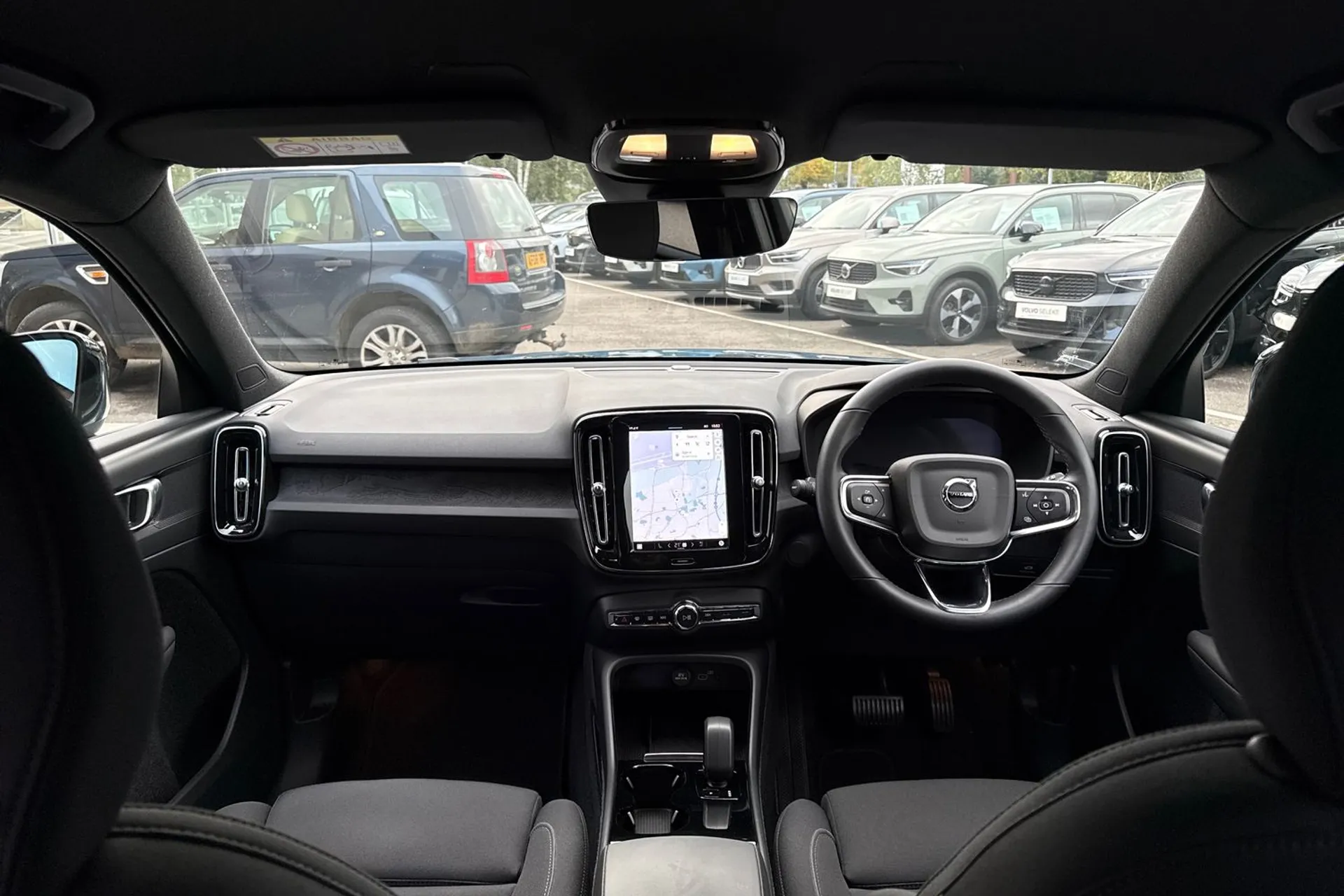 Volvo XC40 thumbnail image number 3