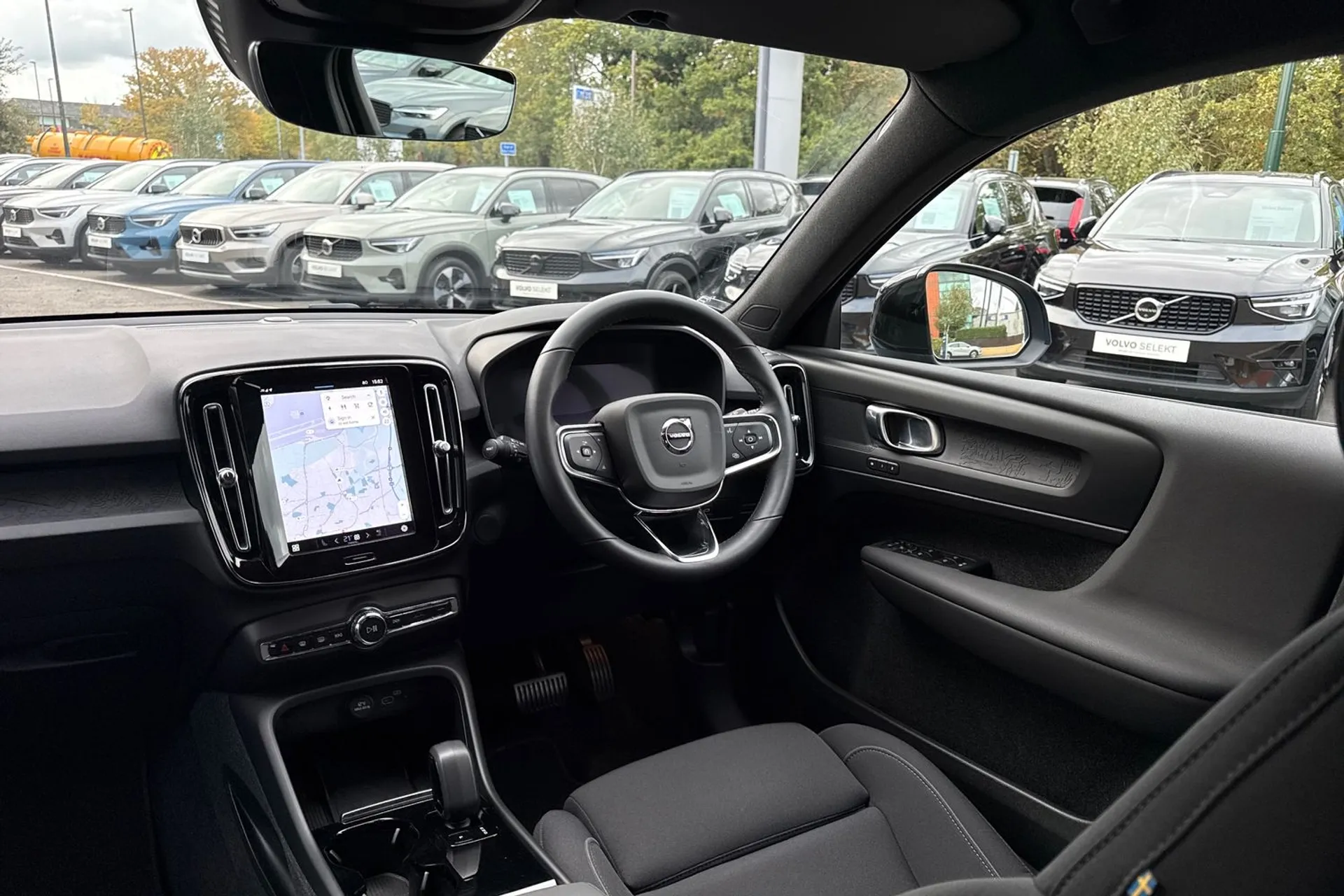 Volvo XC40 thumbnail image number 32