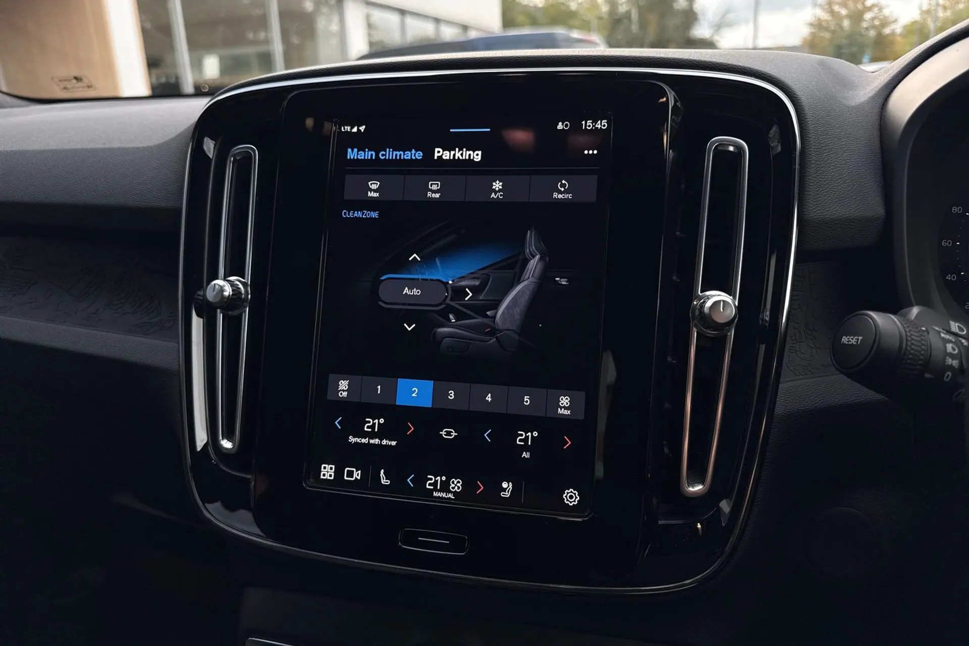 Volvo XC40 thumbnail image number 38