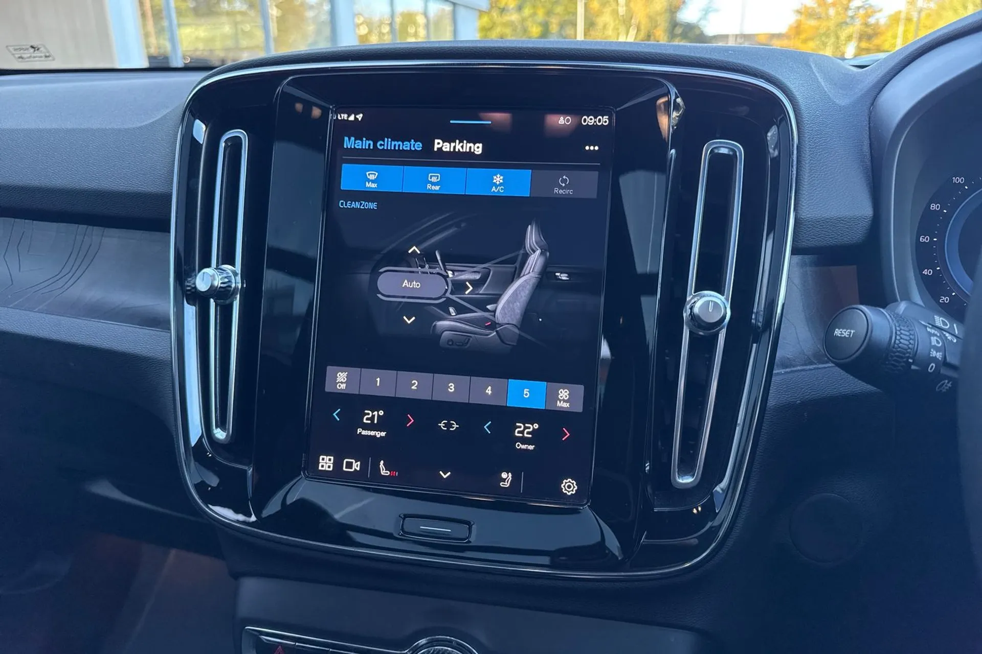 Volvo XC40 thumbnail image number 39