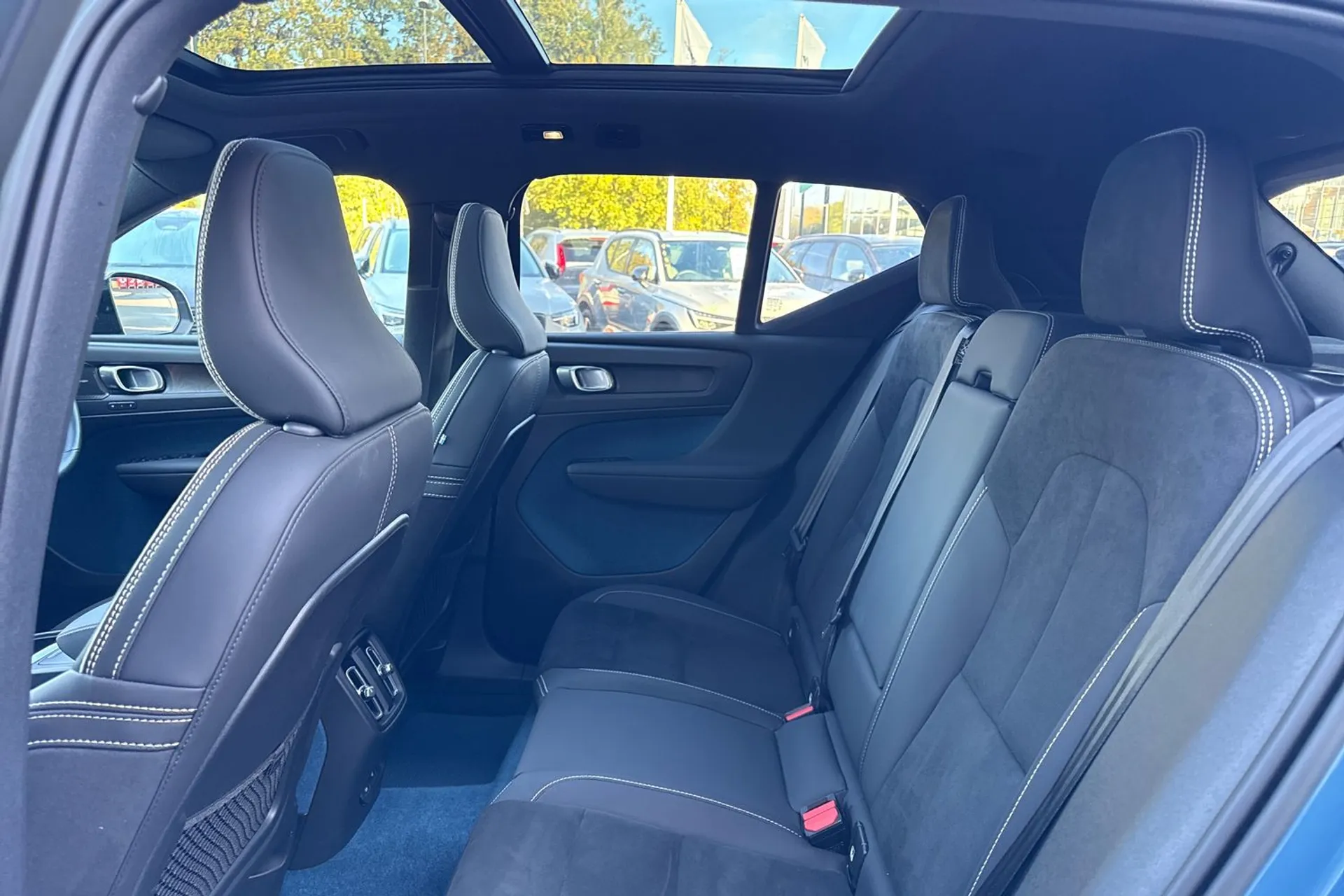 Volvo XC40 thumbnail image number 29