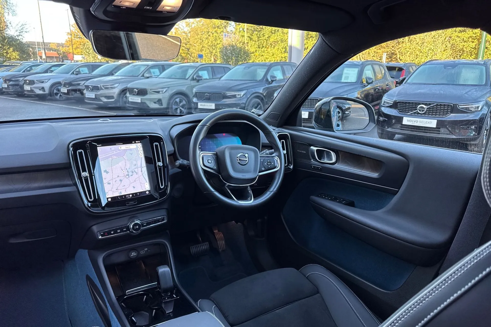 Volvo XC40 thumbnail image number 32