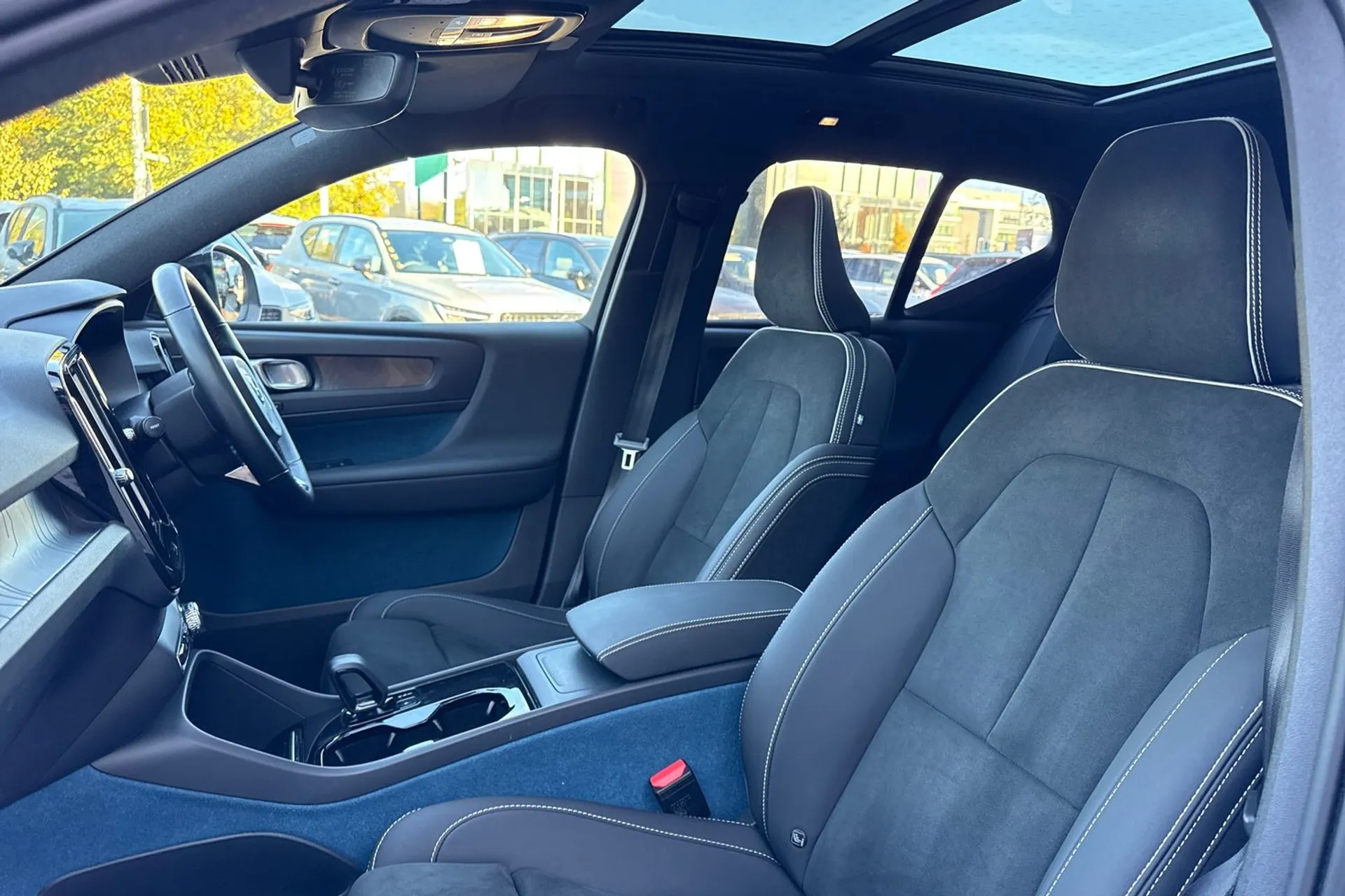 Volvo XC40 thumbnail image number 27