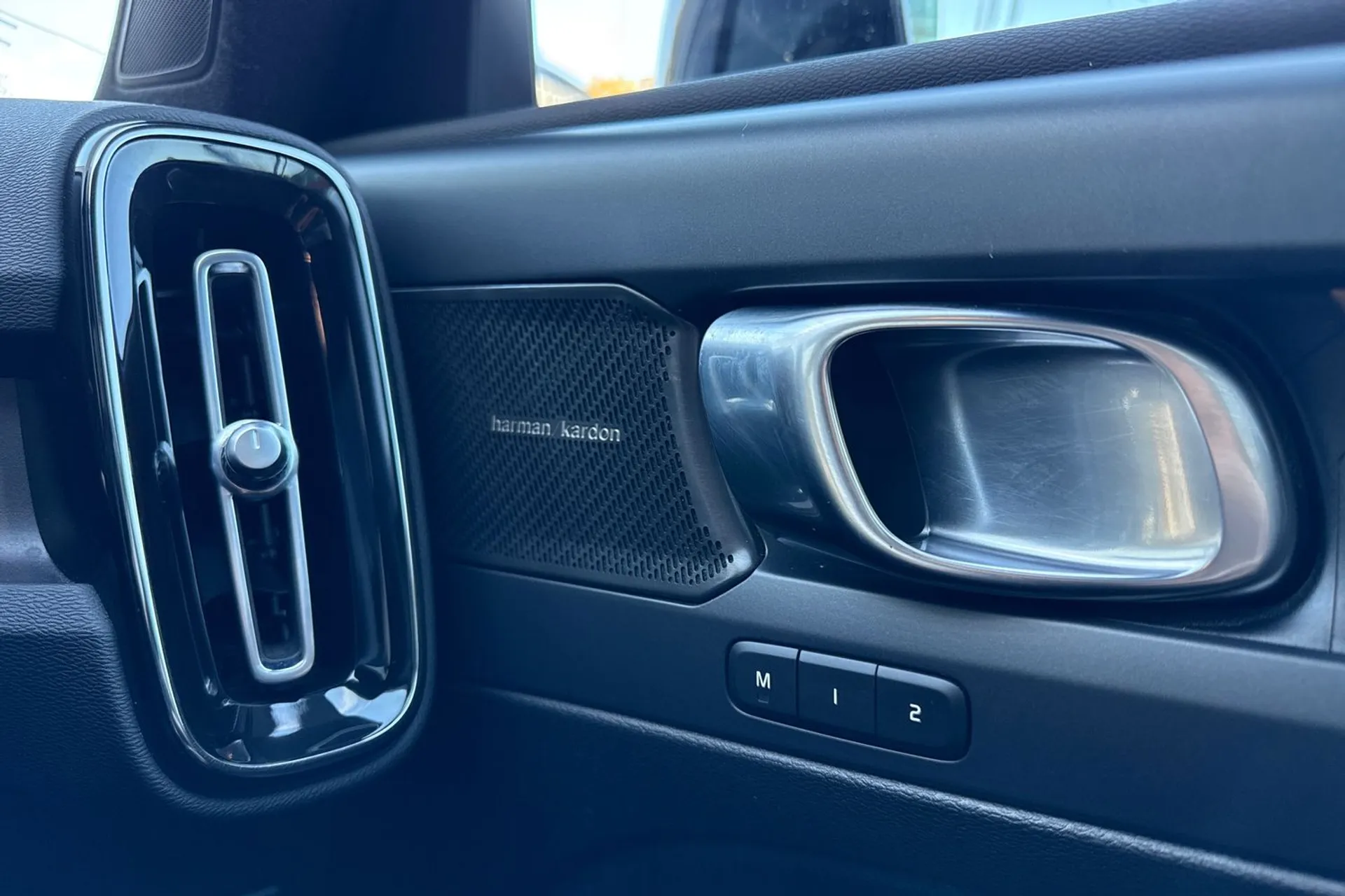 Volvo XC40 thumbnail image number 43