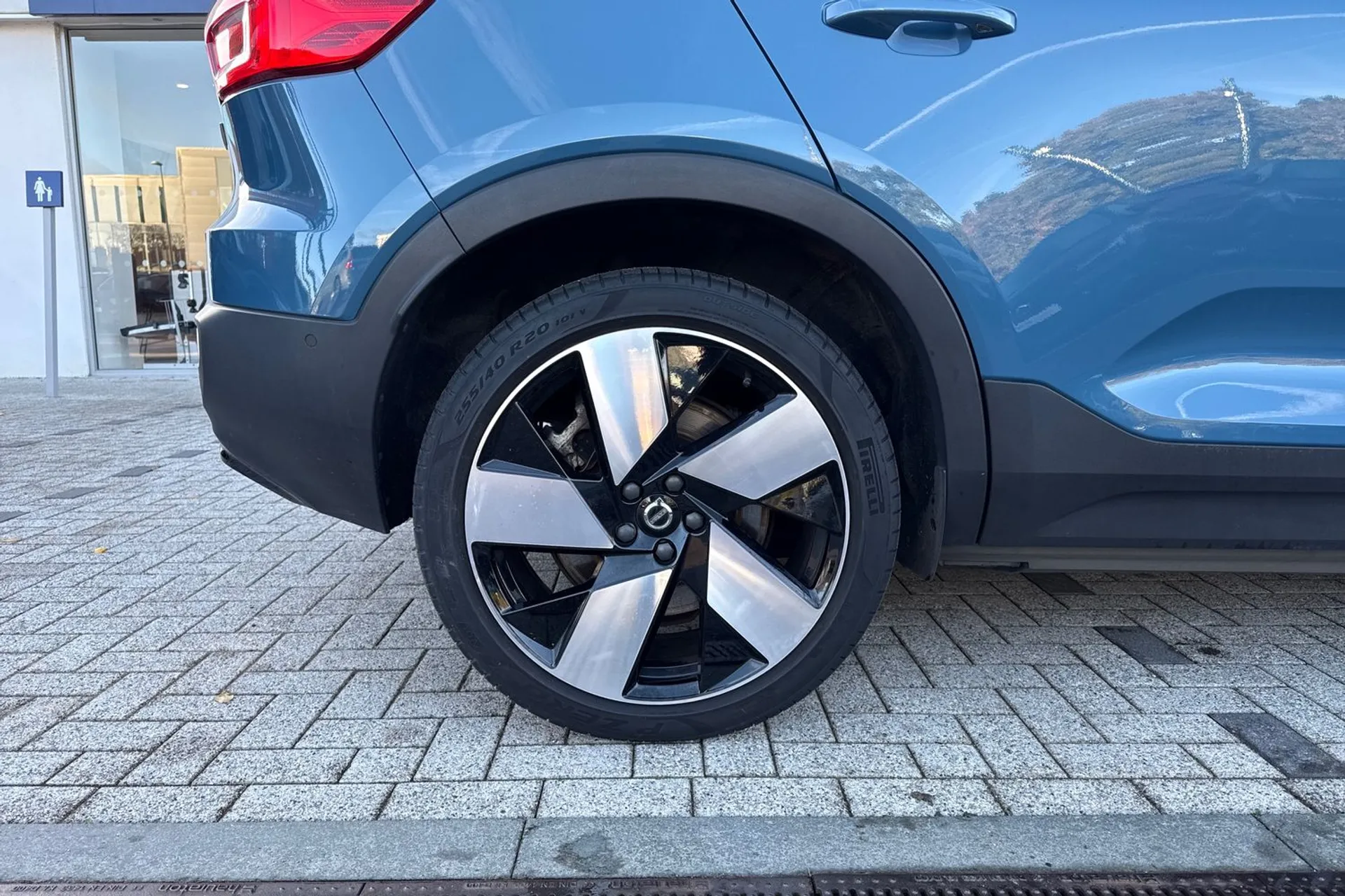 Volvo XC40 thumbnail image number 13