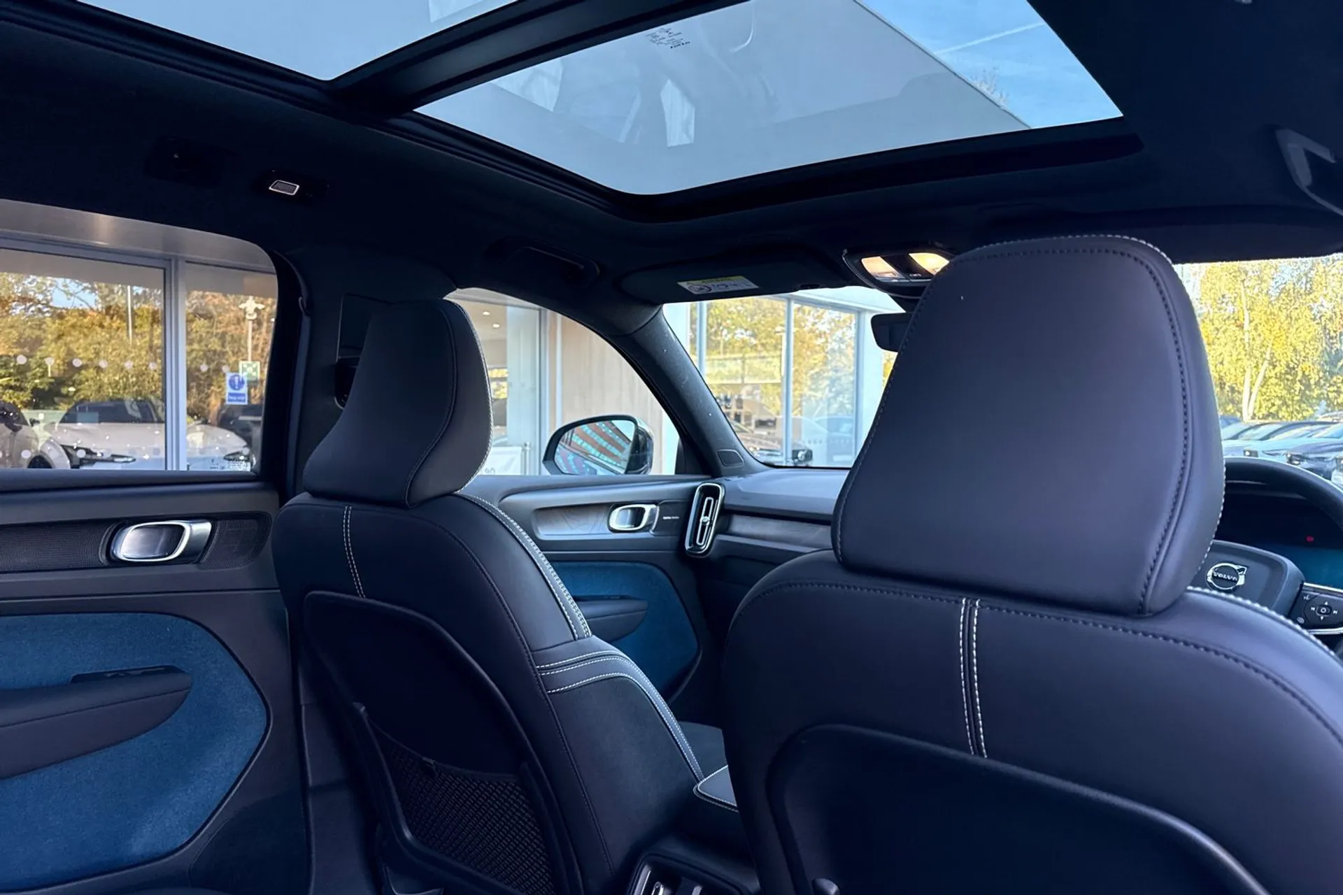 Volvo XC40 thumbnail image number 23