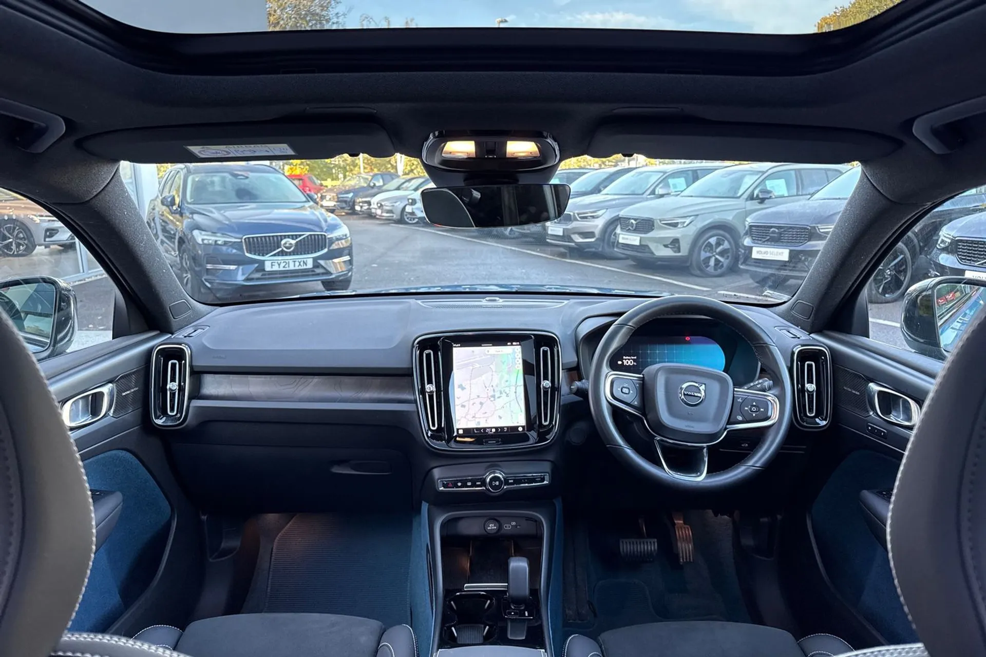 Volvo XC40 thumbnail image number 3