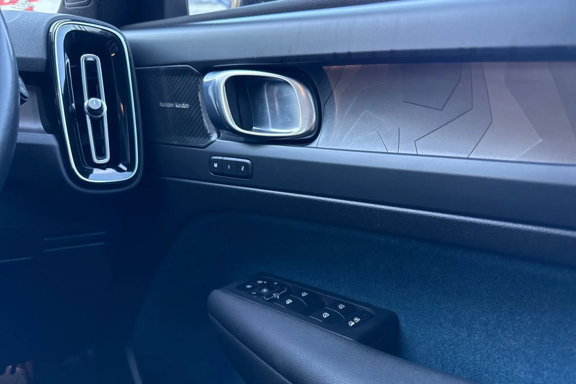 Volvo XC40 thumbnail image number 42