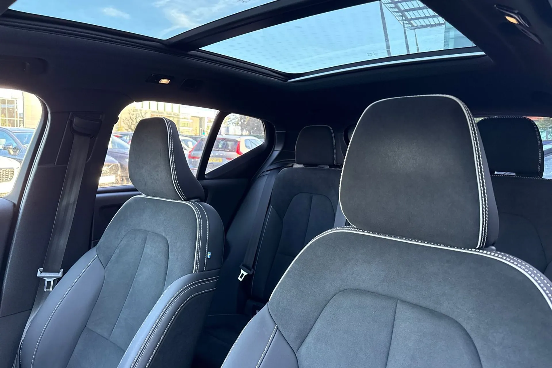 Volvo XC40 thumbnail image number 28