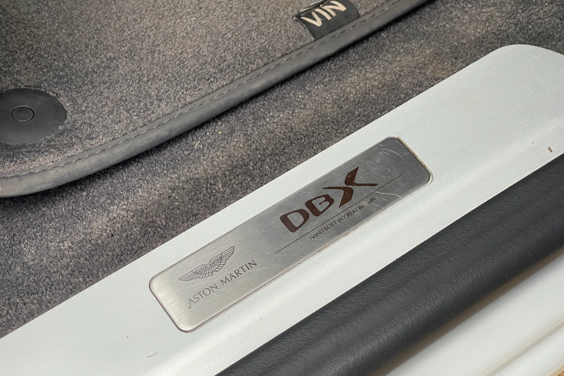 Aston Martin DBX thumbnail image number 27