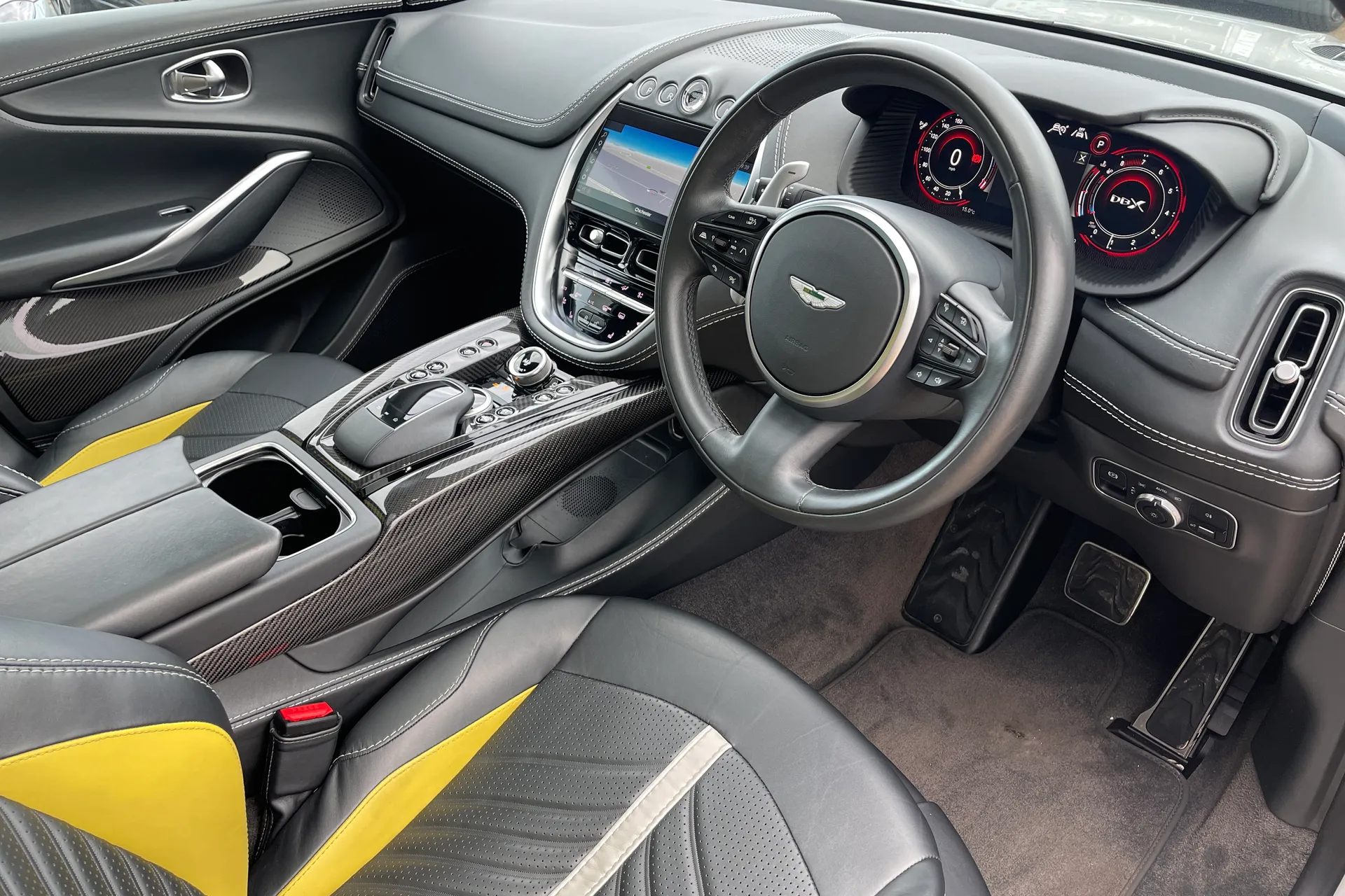 Aston Martin DBX thumbnail image number 3