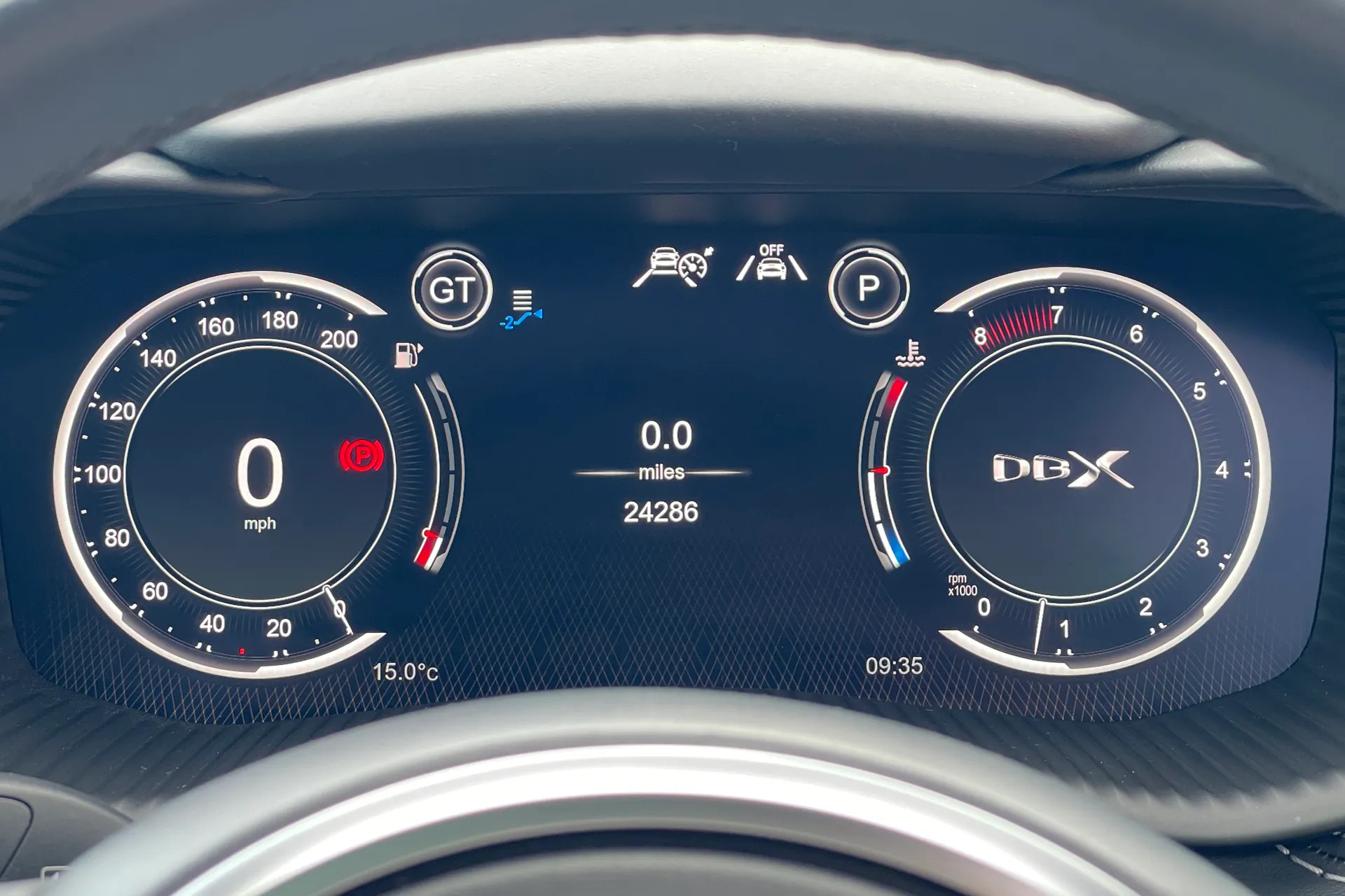 Aston Martin DBX thumbnail image number 6