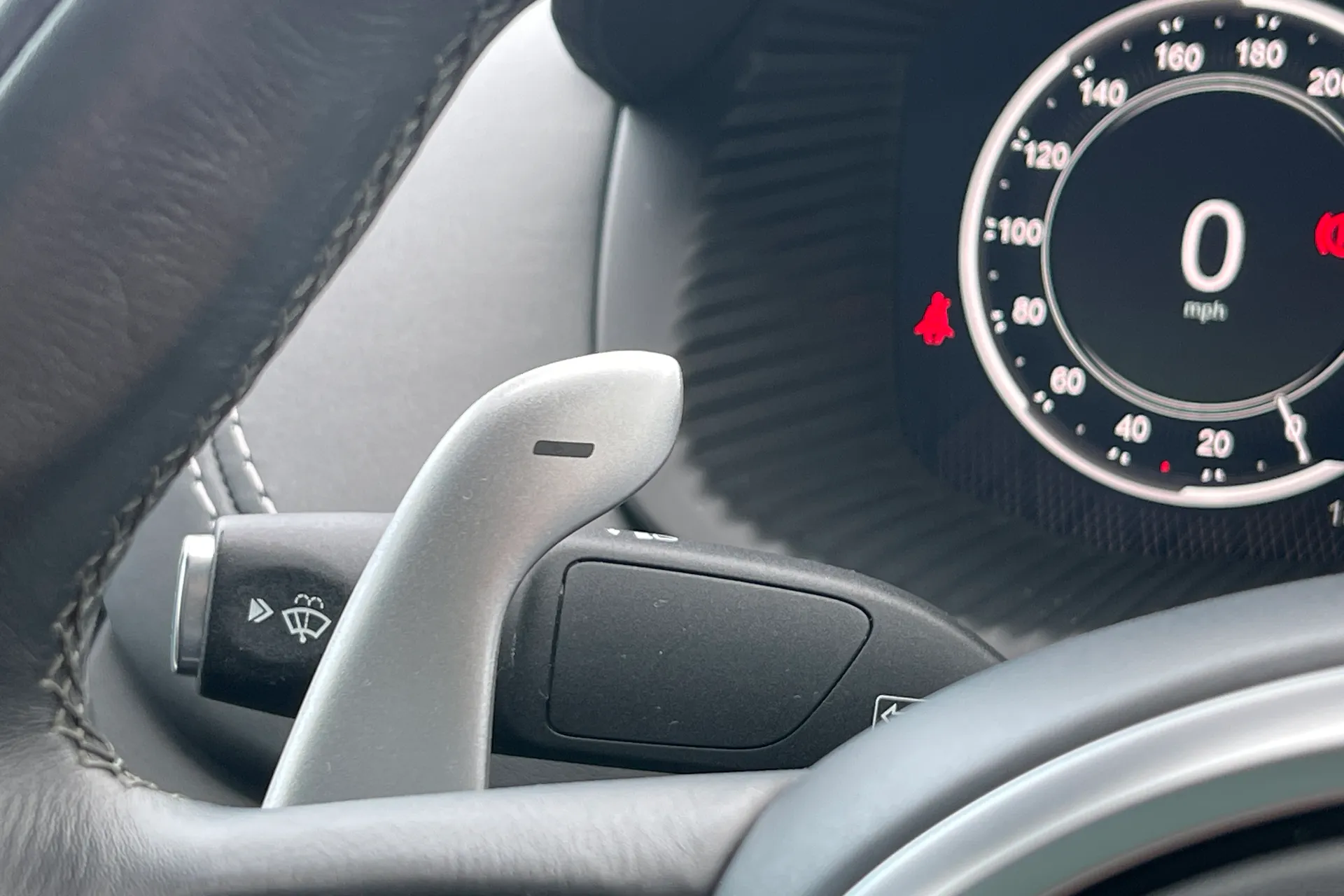 Aston Martin DBX thumbnail image number 34