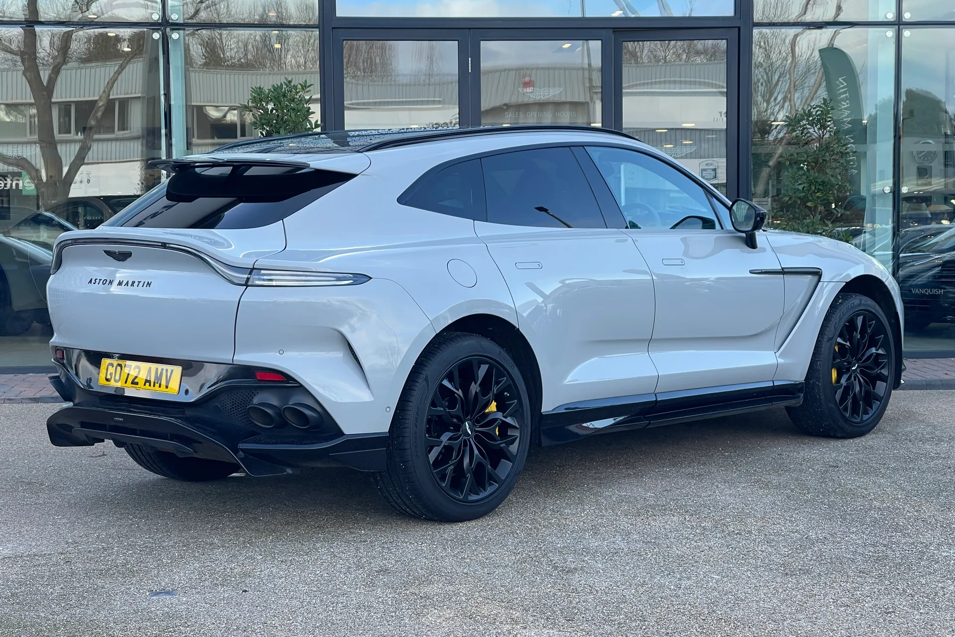 Aston Martin DBX thumbnail image number 52