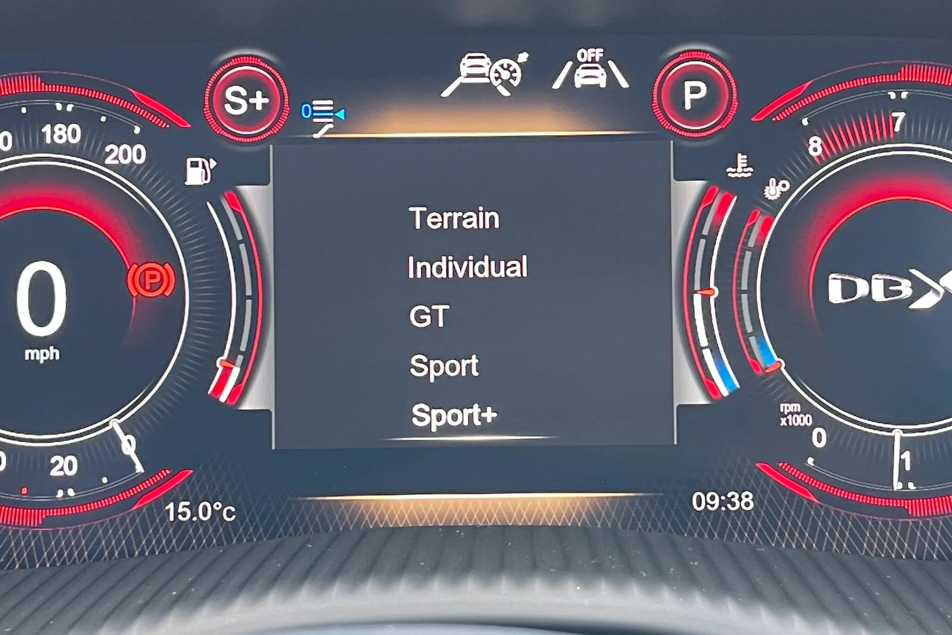 Aston Martin DBX thumbnail image number 39