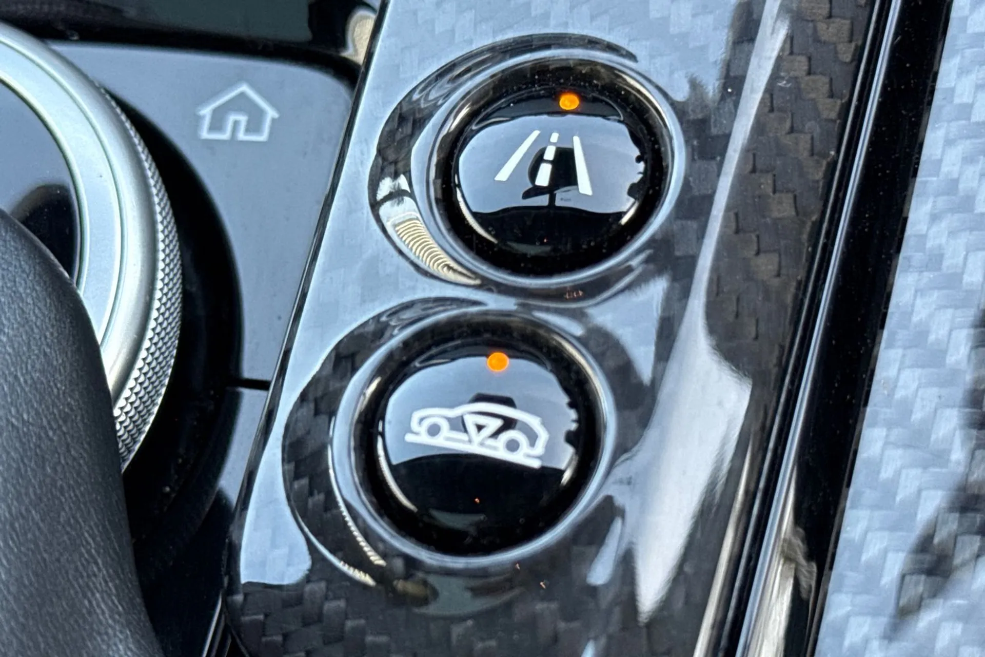 Aston Martin DBX thumbnail image number 67