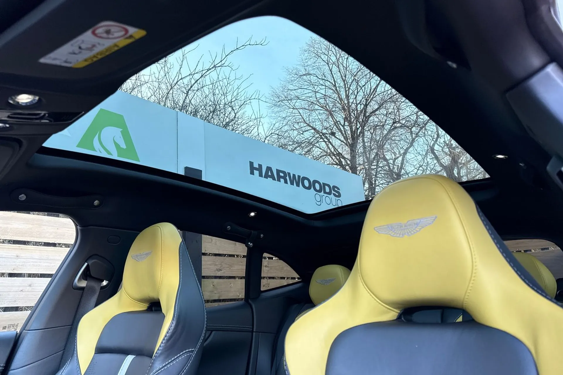 Aston Martin DBX thumbnail image number 31