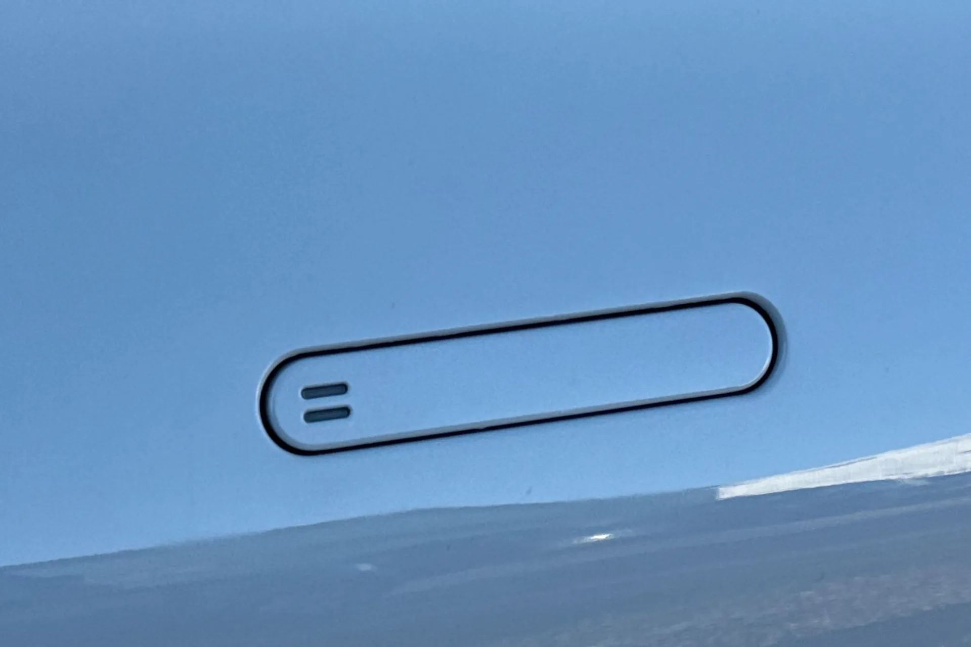 Aston Martin DBX thumbnail image number 17