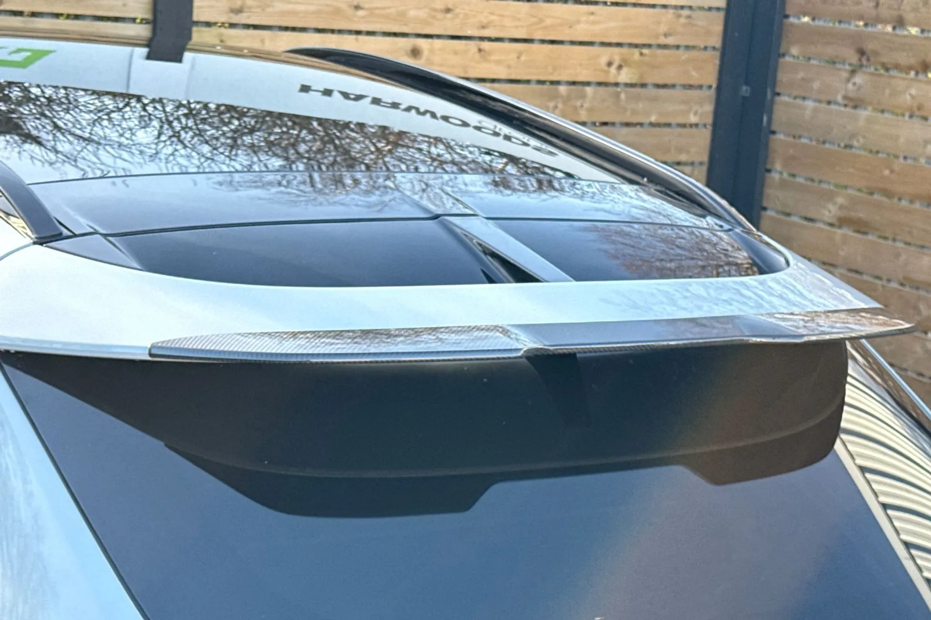 Aston Martin DBX thumbnail image number 16