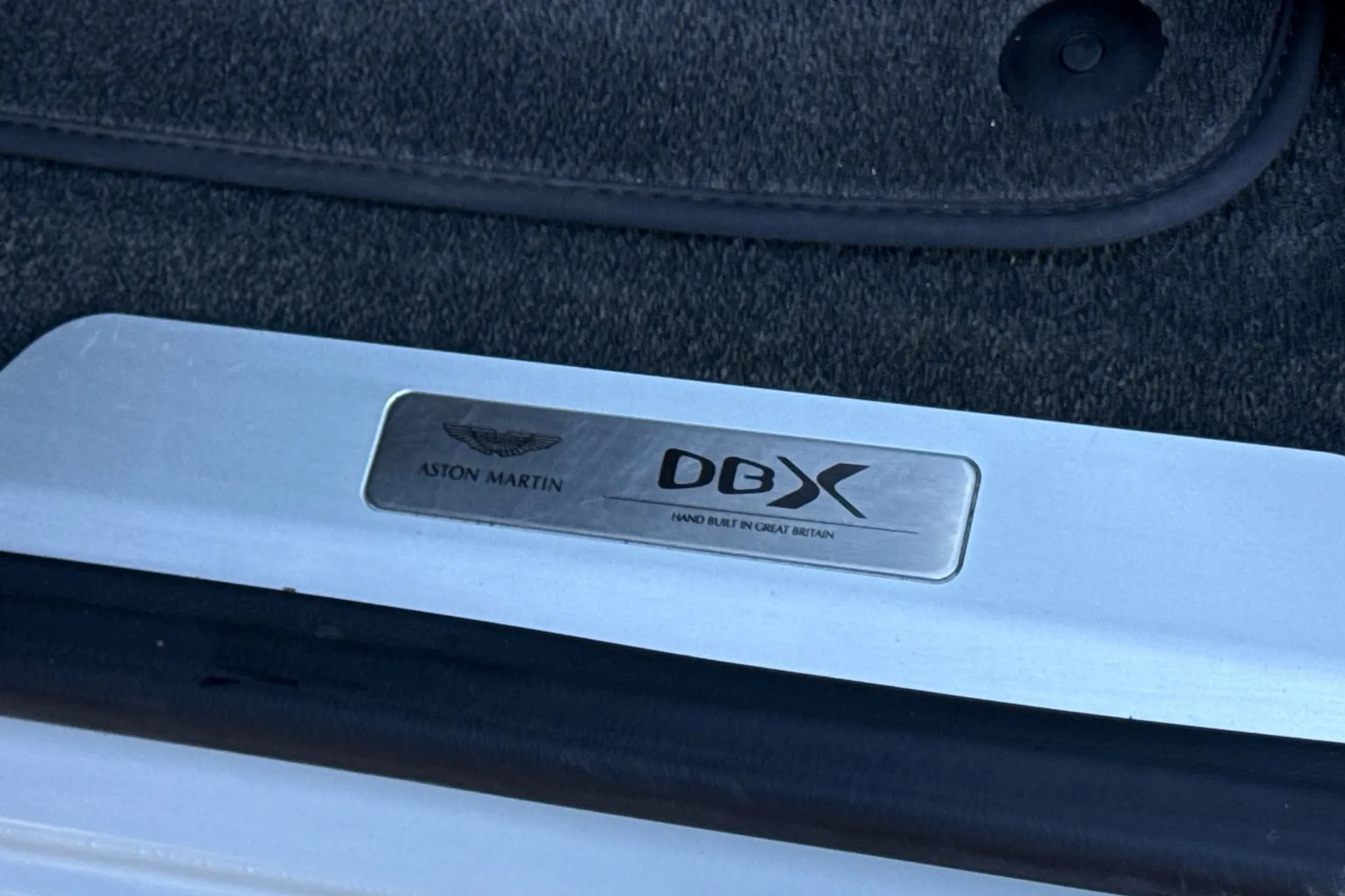 Aston Martin DBX thumbnail image number 57