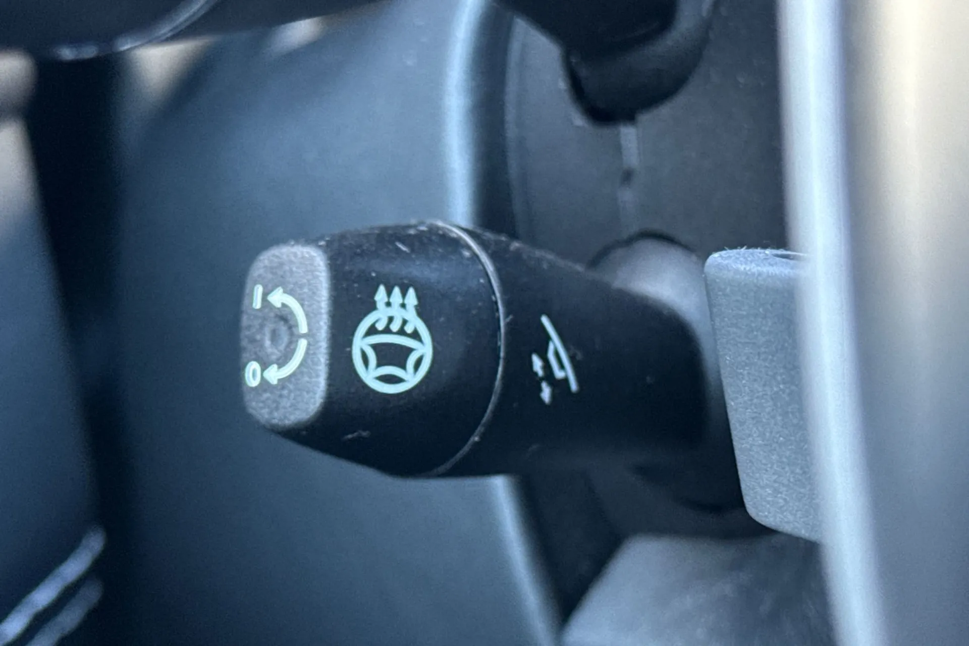 Aston Martin DBX thumbnail image number 55