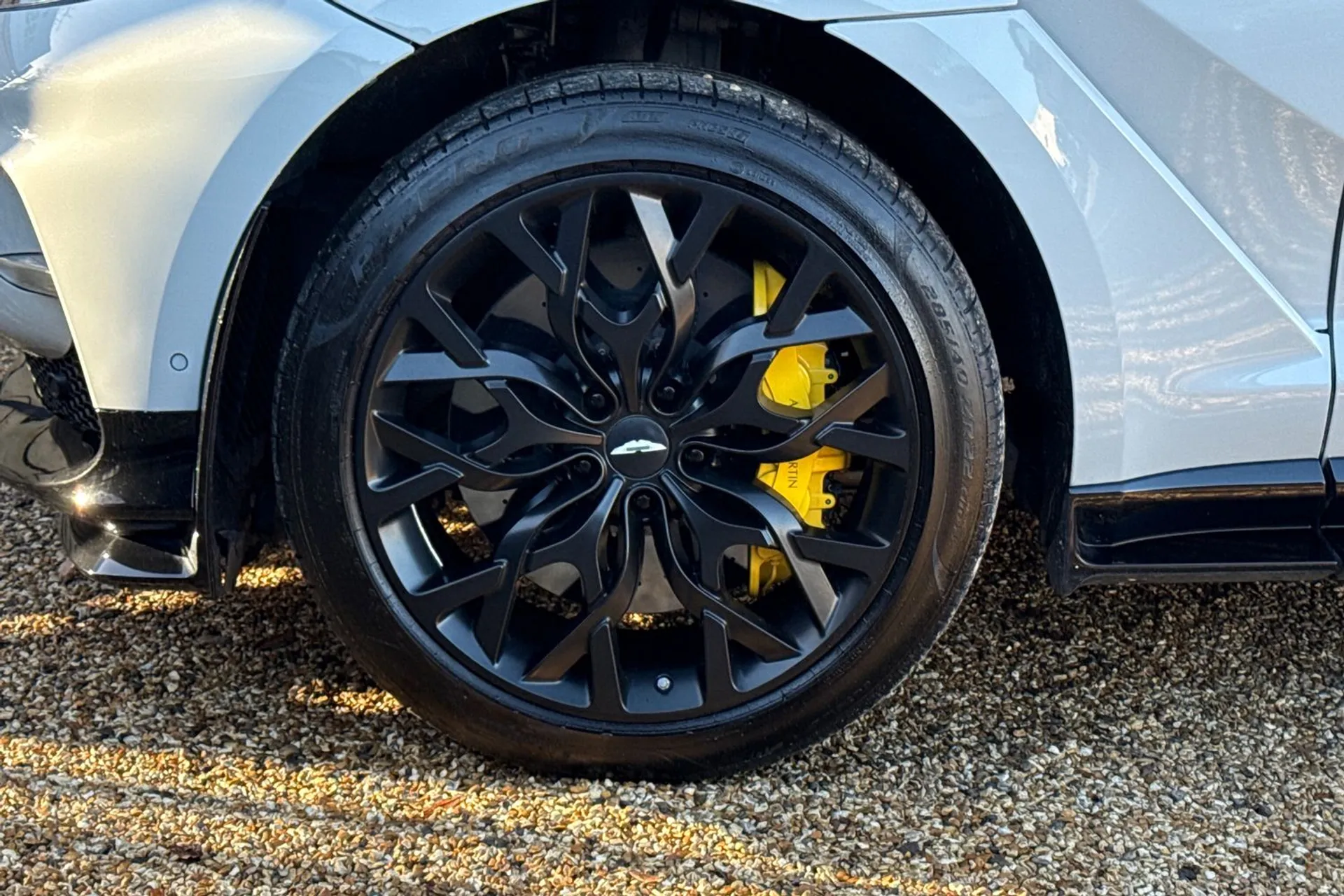 Aston Martin DBX thumbnail image number 14