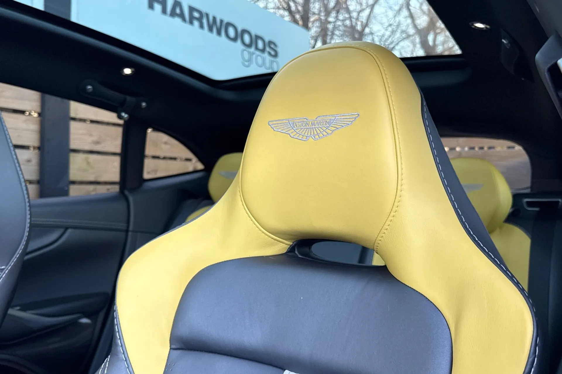 Aston Martin DBX thumbnail image number 68