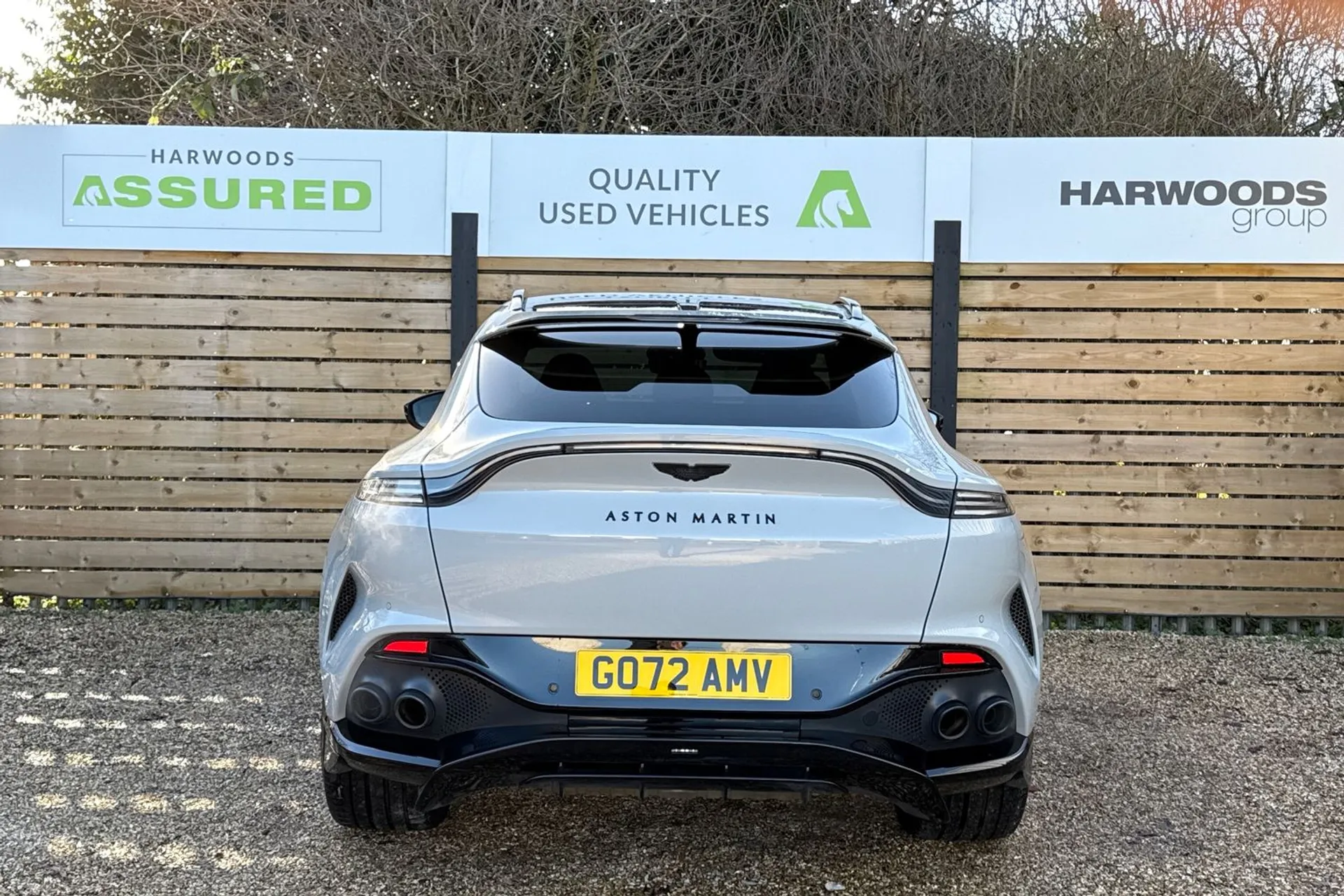 Aston Martin DBX thumbnail image number 9