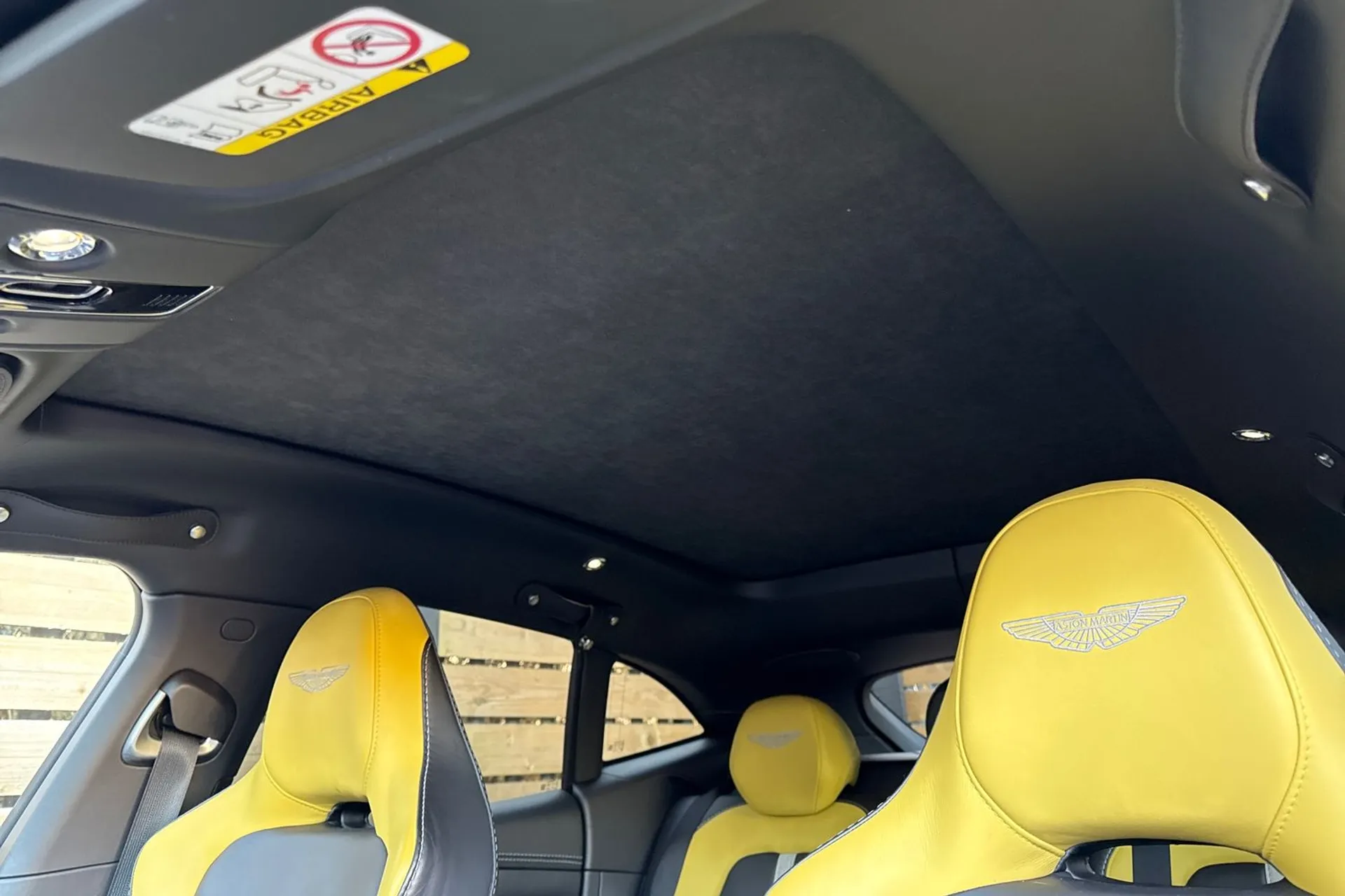 Aston Martin DBX thumbnail image number 69