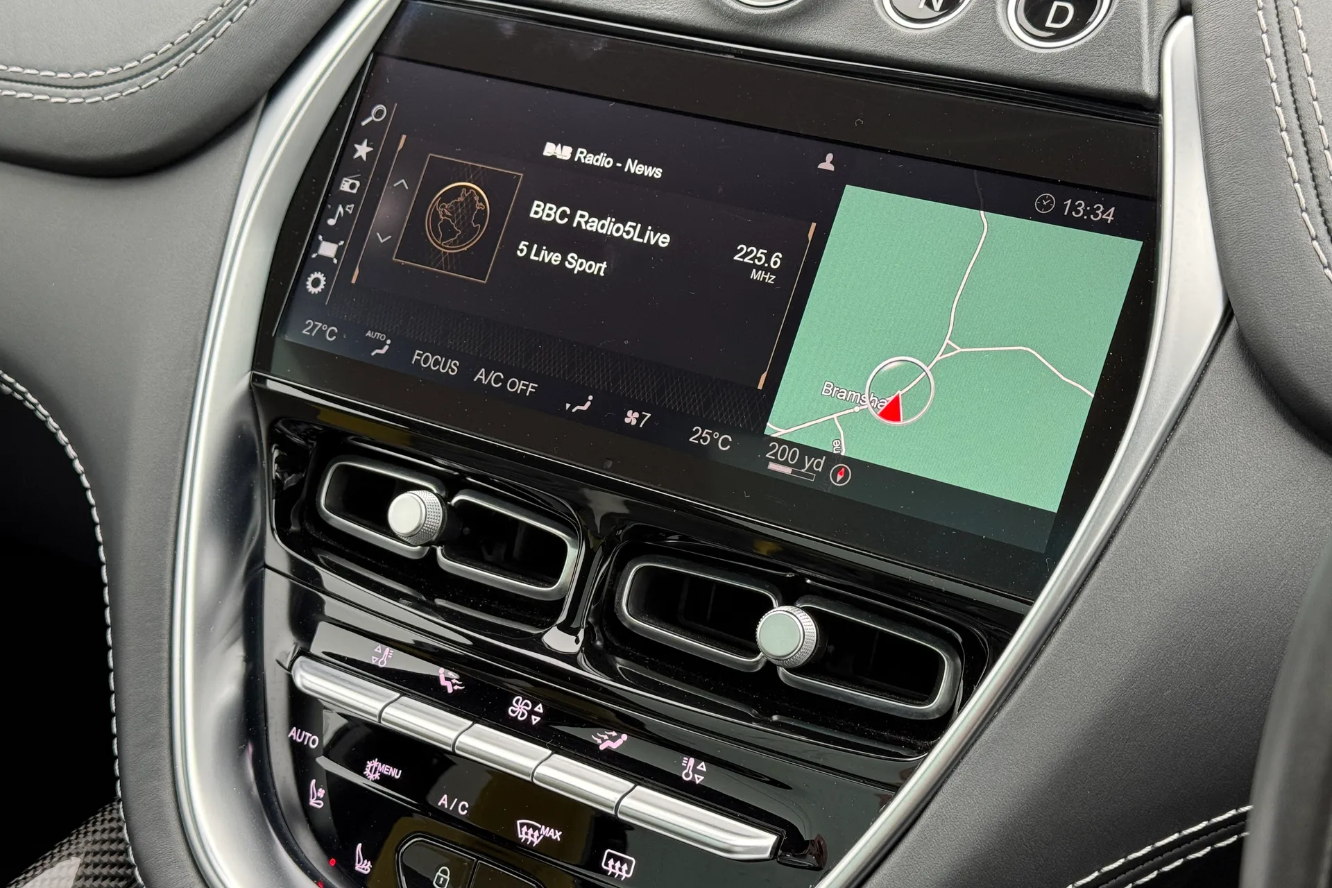 Aston Martin DBX thumbnail image number 24