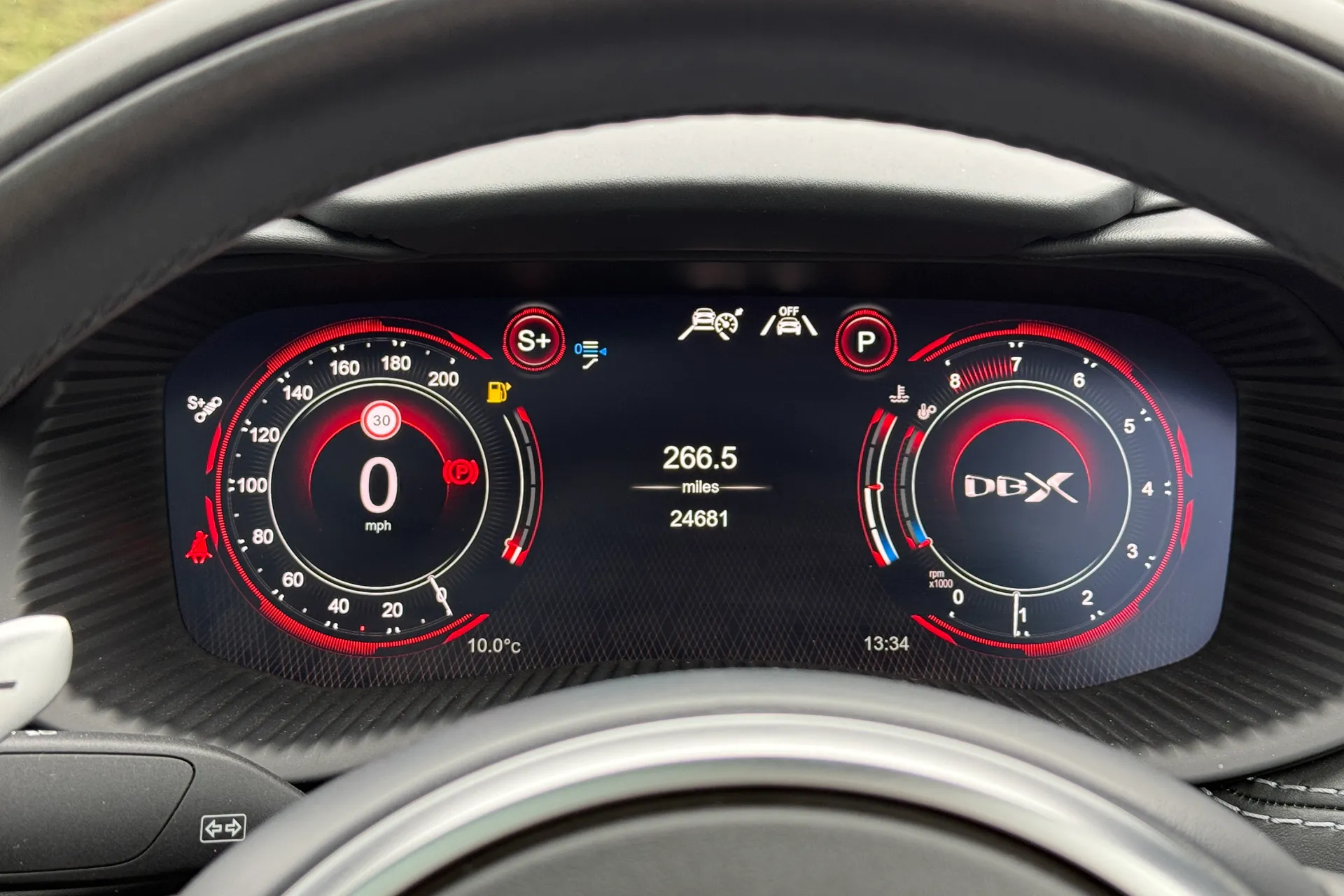 Aston Martin DBX thumbnail image number 22