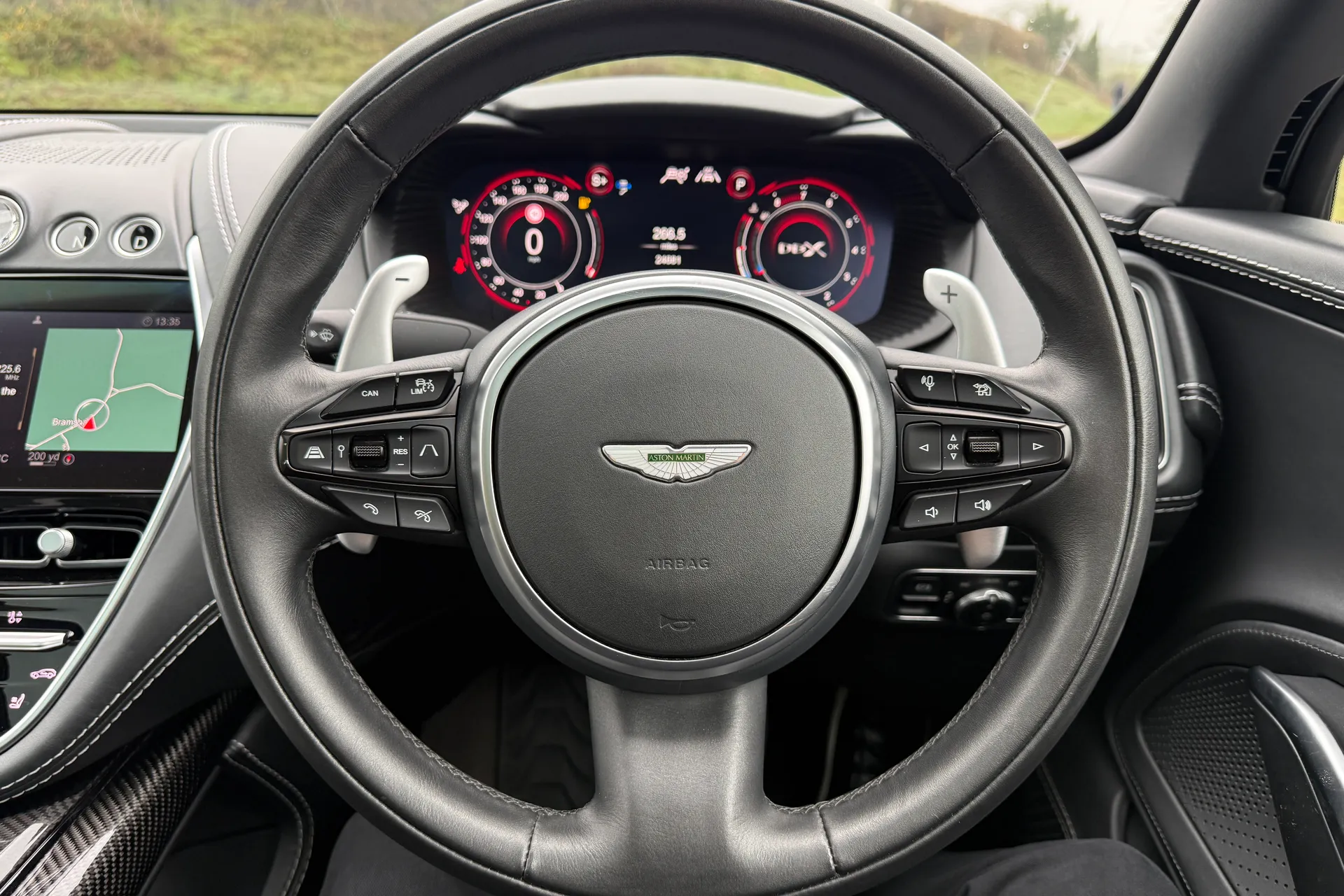 Aston Martin DBX thumbnail image number 25
