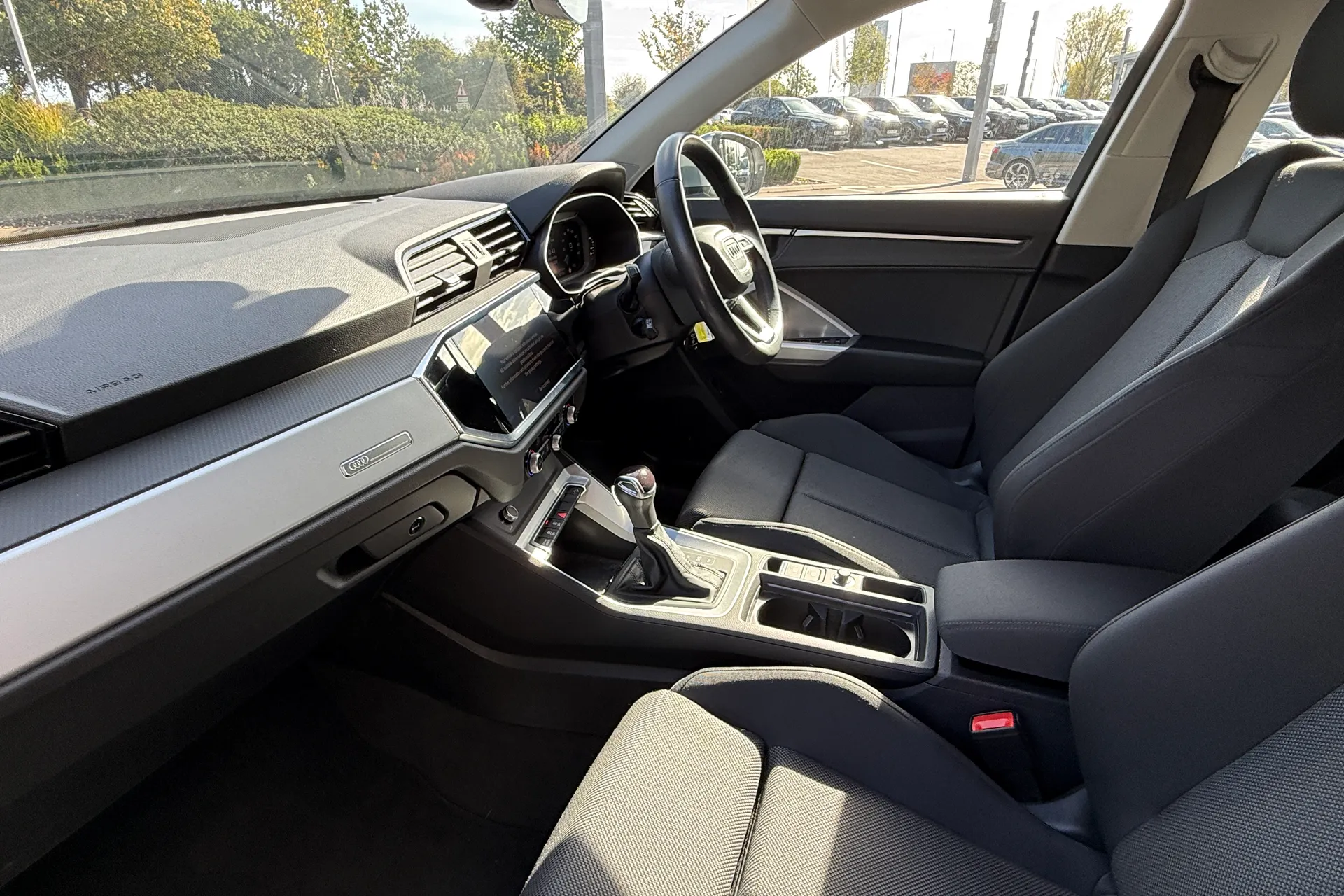 Audi Q3 thumbnail image number 13