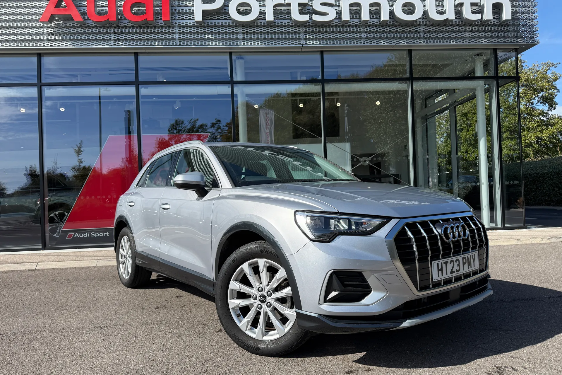 Audi Q3 focused image
