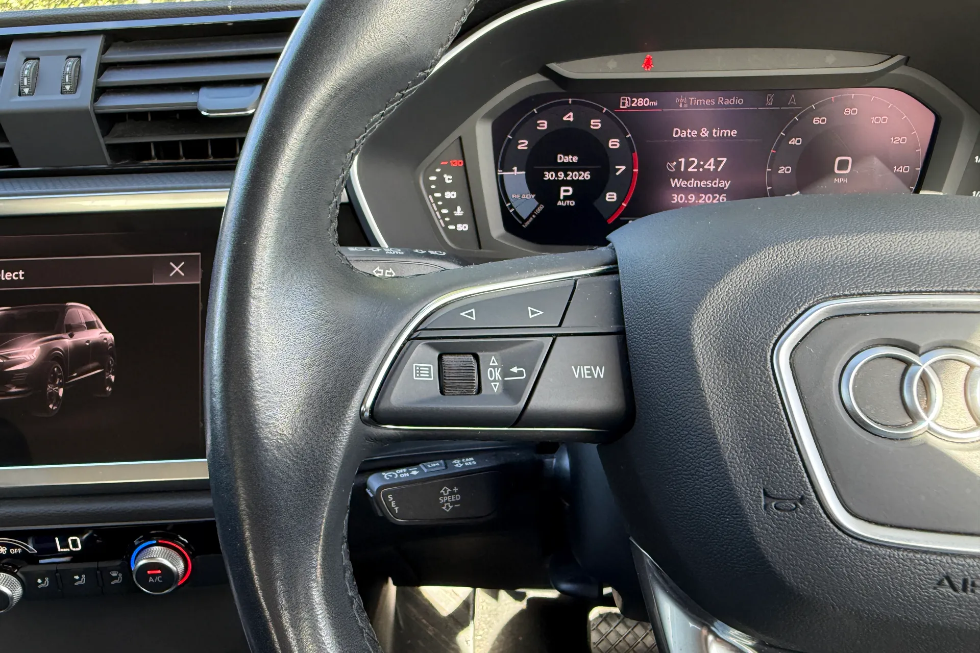 Audi Q3 thumbnail image number 39