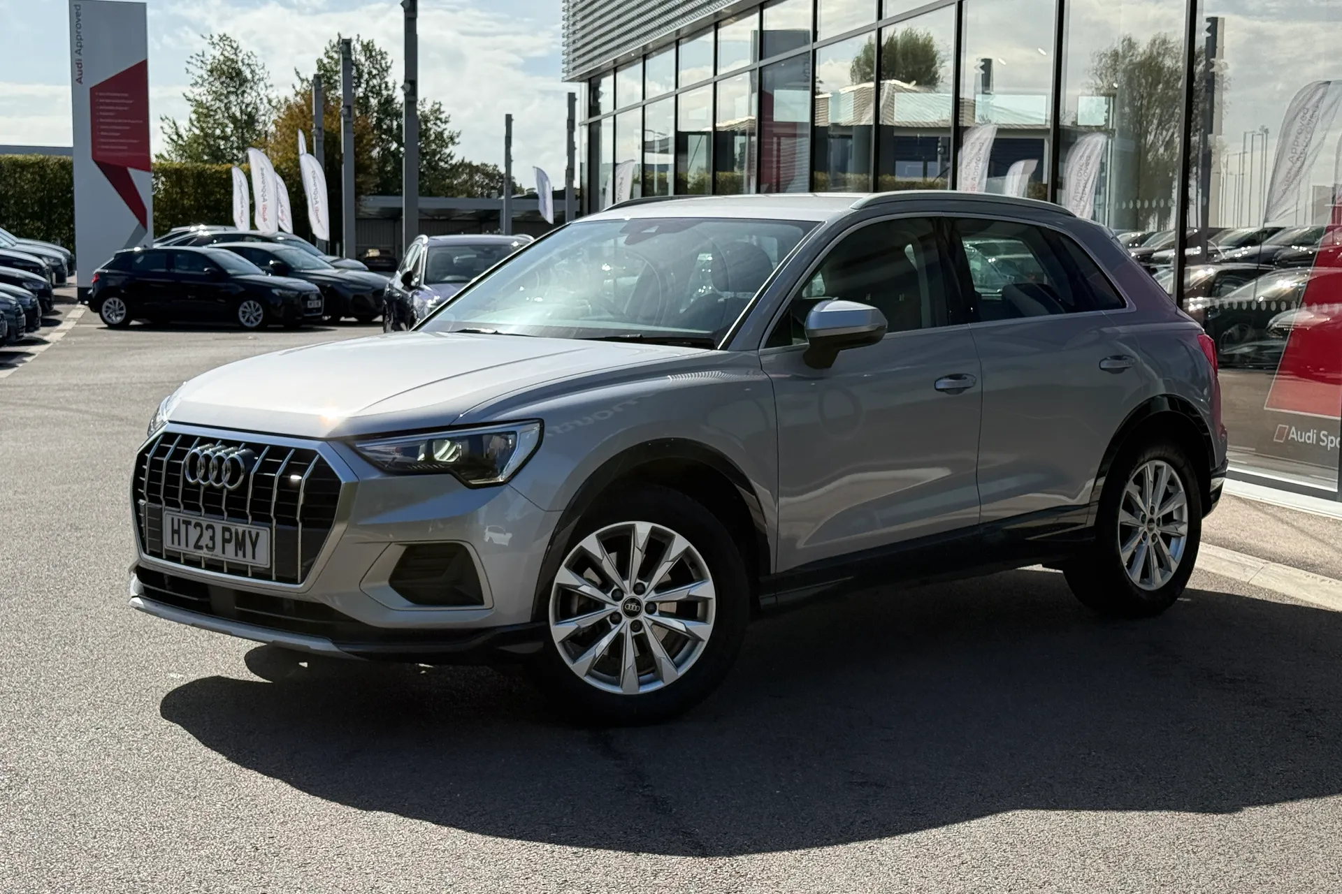 Audi Q3 thumbnail image number 7