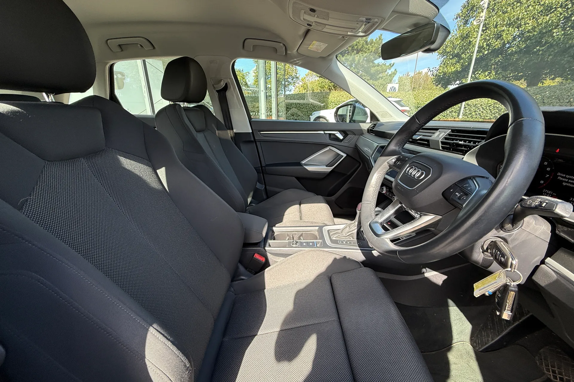 Audi Q3 thumbnail image number 20