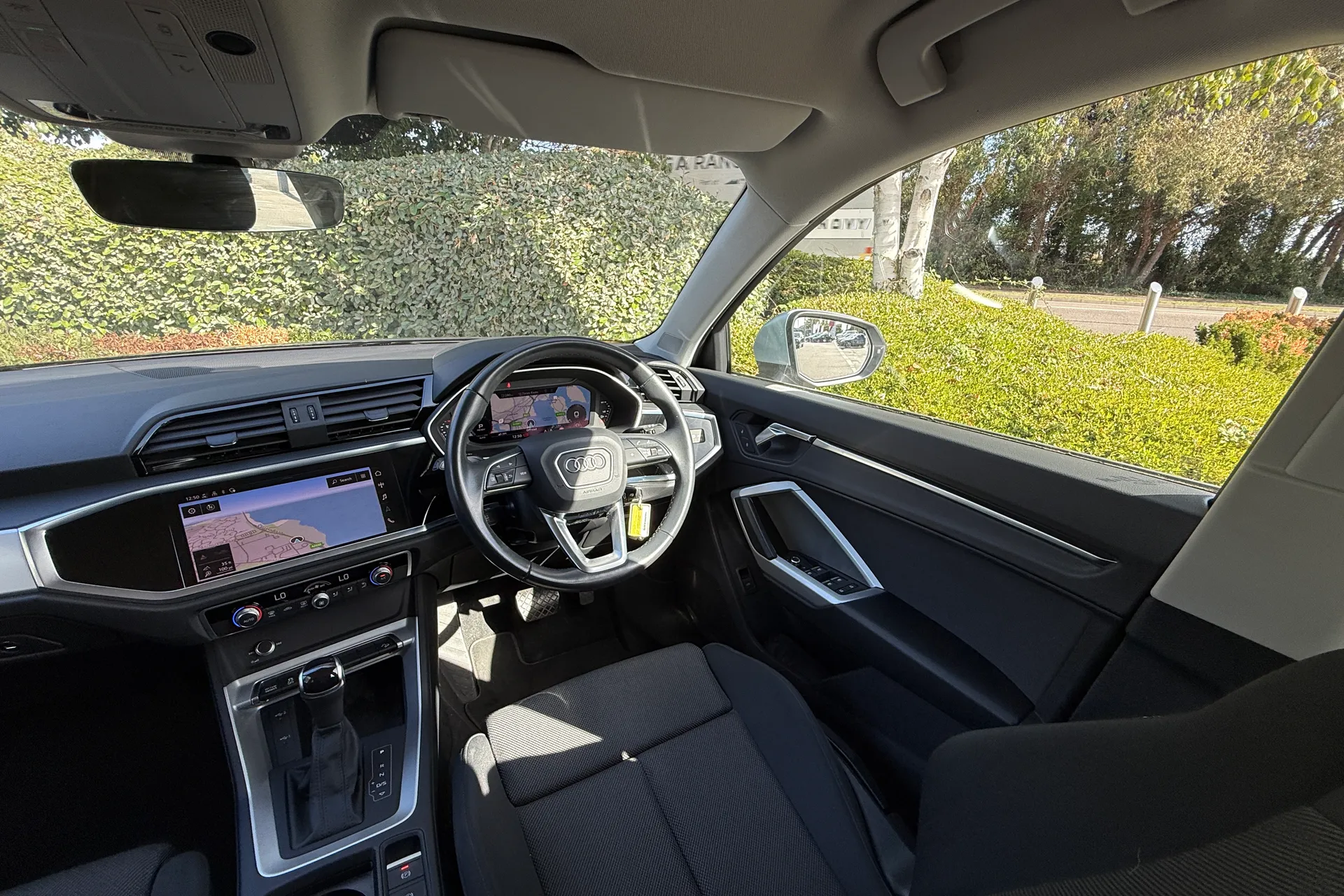 Audi Q3 thumbnail image number 43