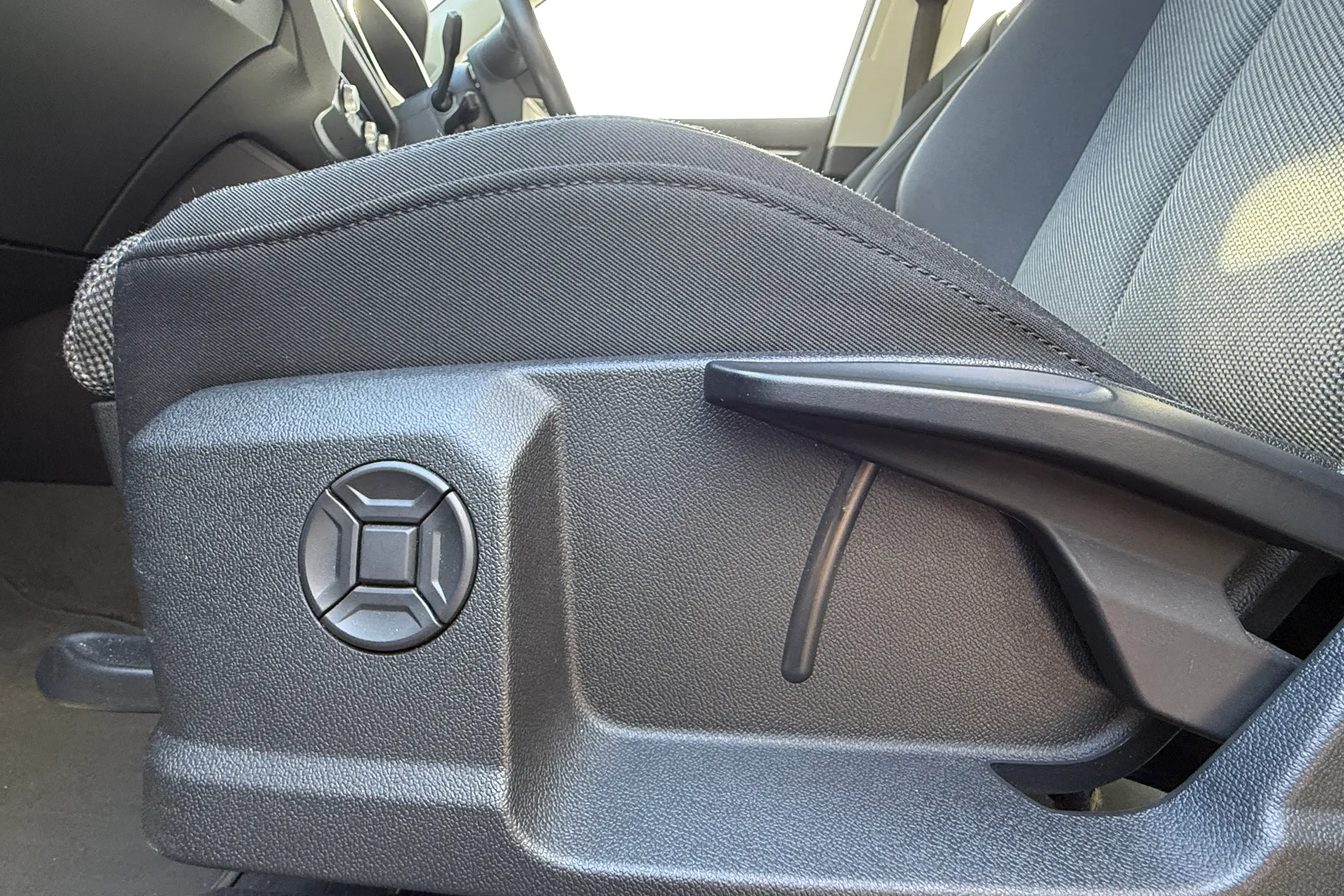 Audi Q3 thumbnail image number 34