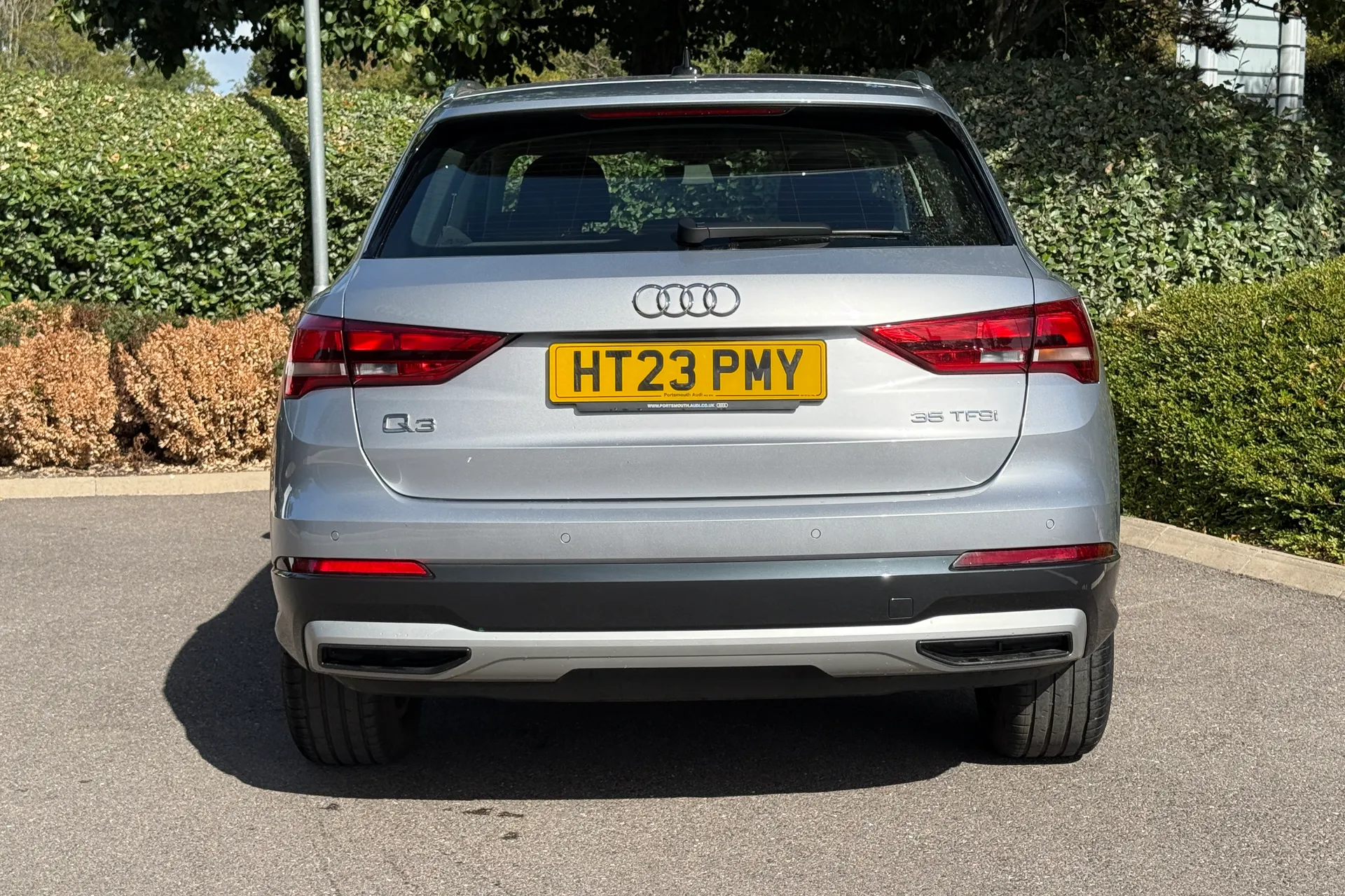 Audi Q3 thumbnail image number 16
